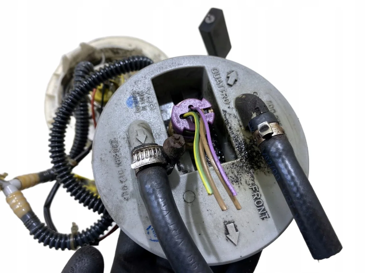 Polttoainepumppu Audi A4 B5 1.9 TDI 8D0906087AF