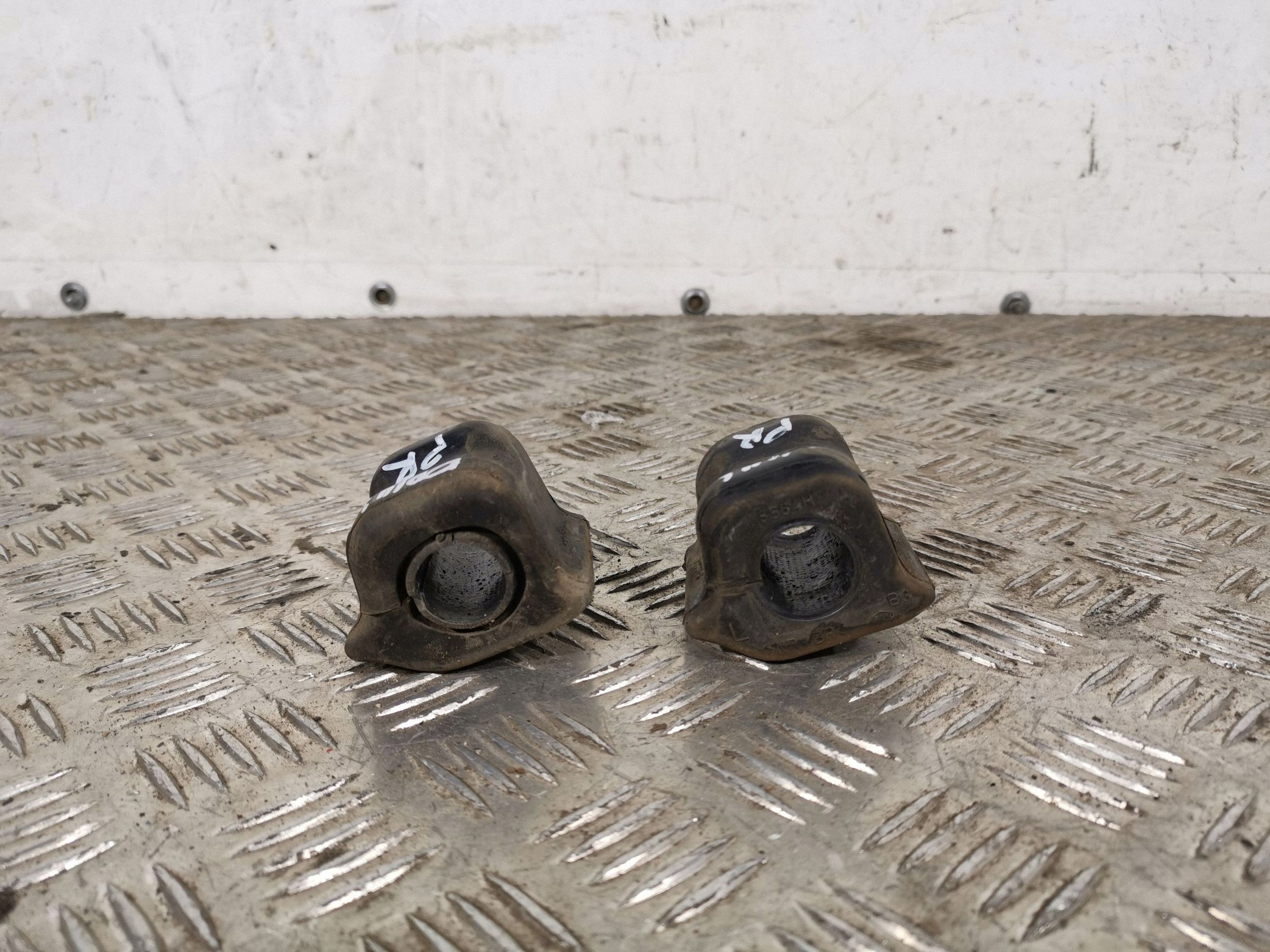 Stabilisatorbuchse Toyota Prius XW30 FBZ12946 image 2