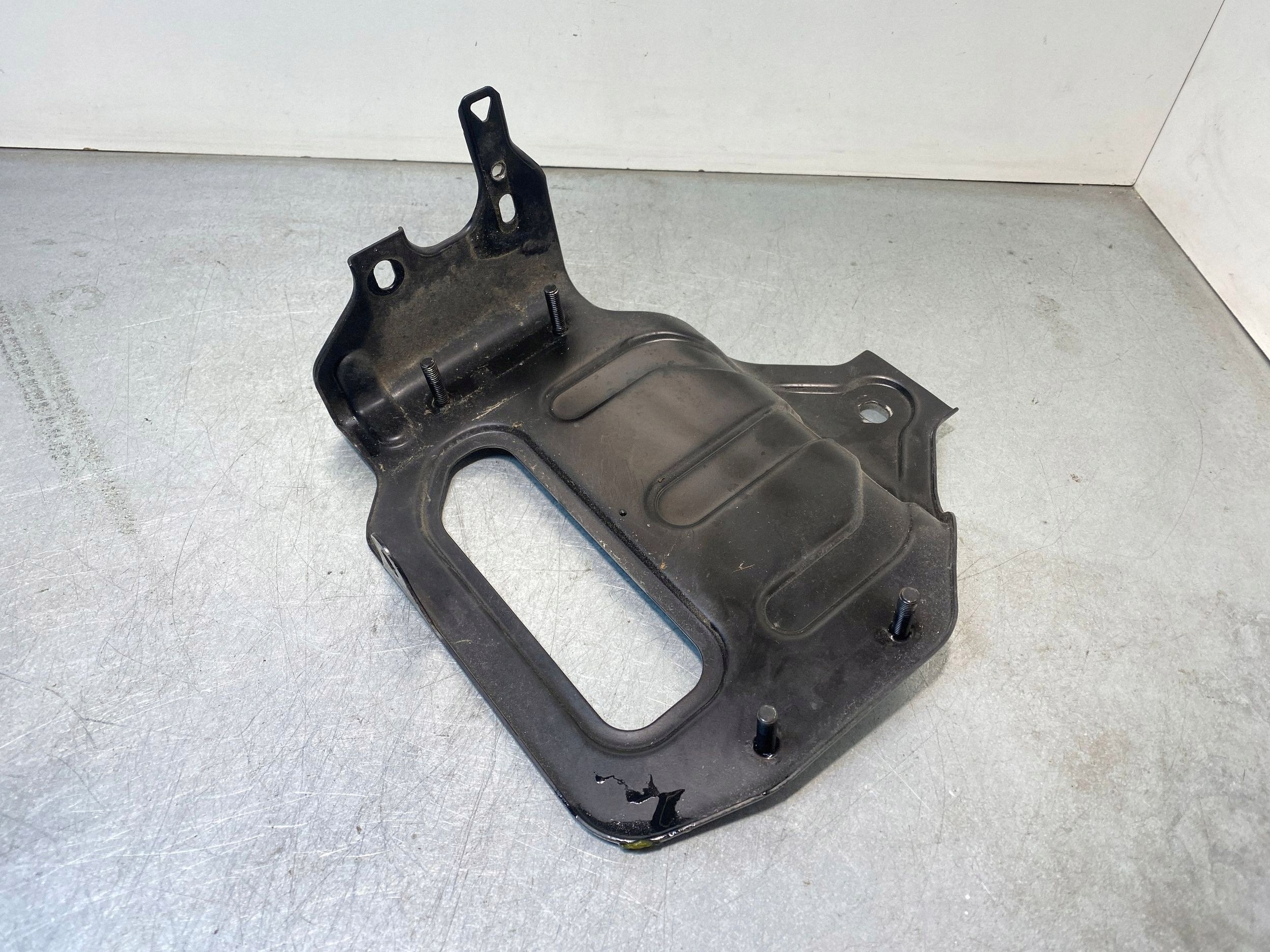 Support calculateur moteur Suzuki Vitara LY 2019 image 2