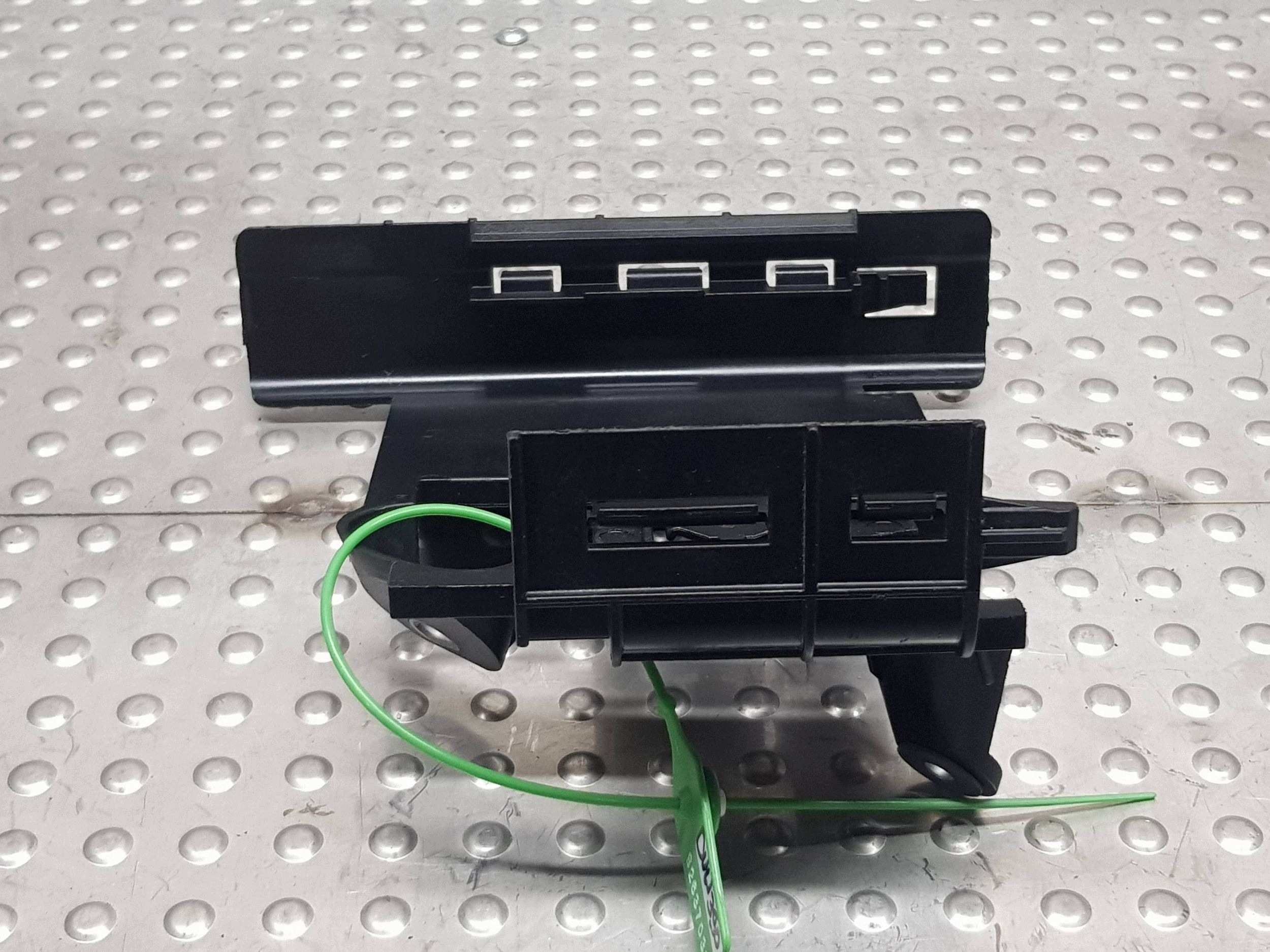 Soporte ECU 2Q0906507D VW Polo VI 2G A1 II 82A 1.0 TSI image 3