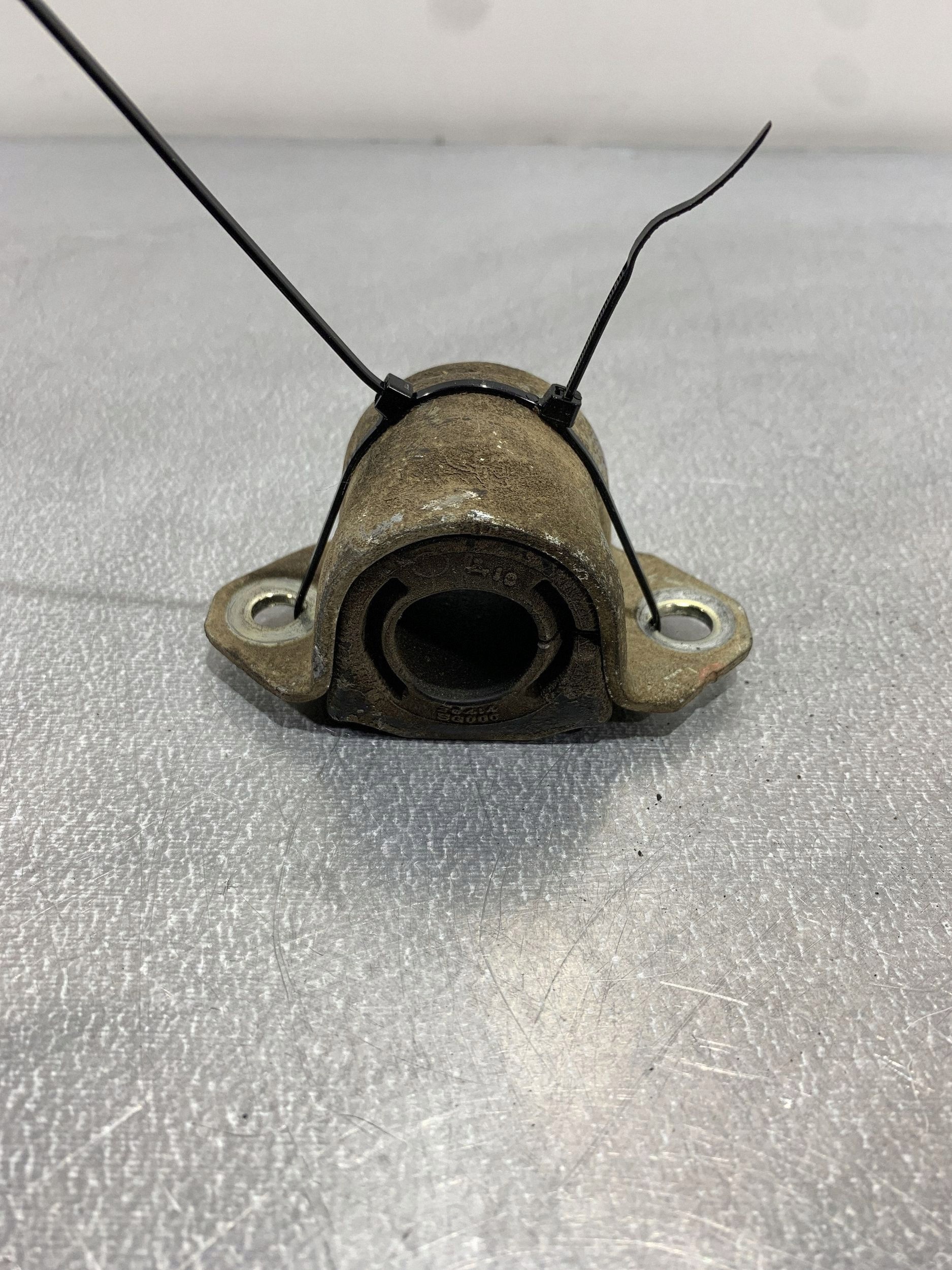 2014 Subaru Forester SJ Front Stabilizer Bushing FBZ19353 image 2