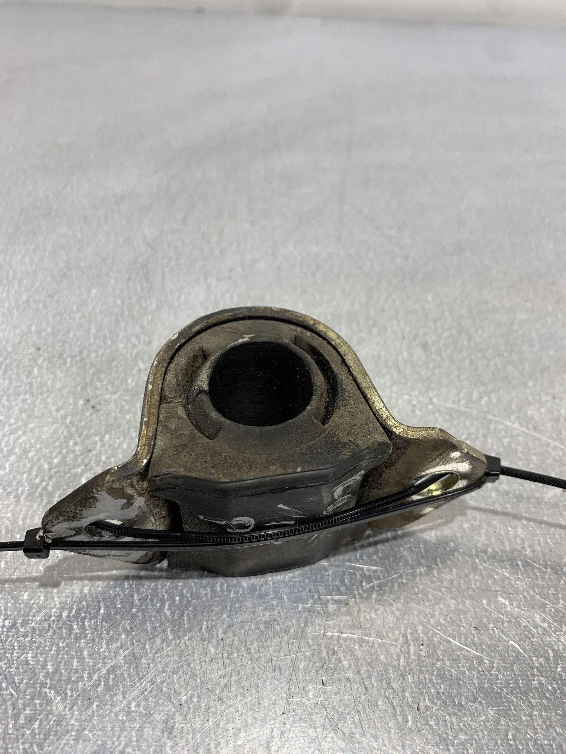 Subaru Forester SJ 2014 Främre stabilisatorclips FBZ19351 image 3