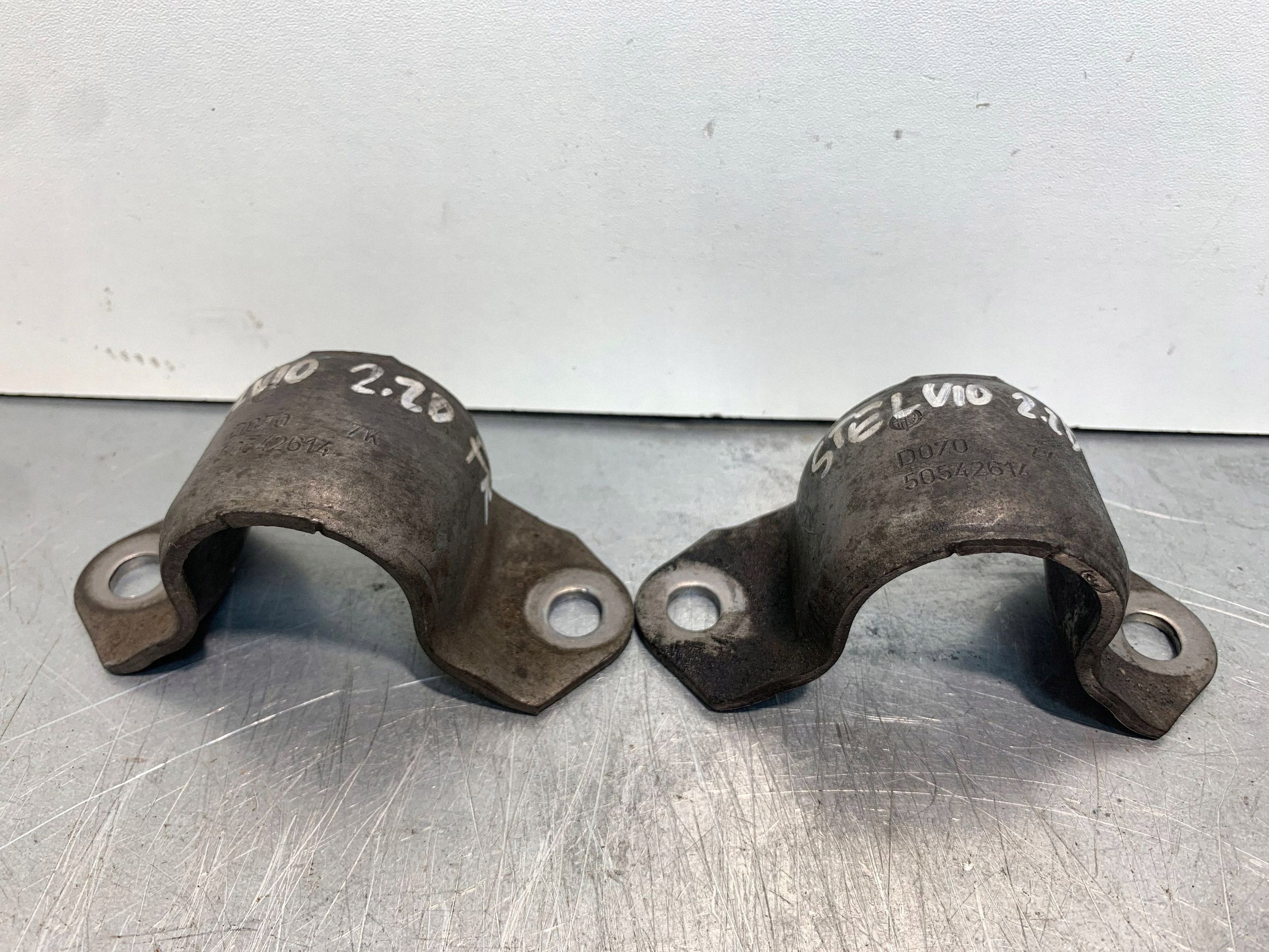 Alfa Romeo Stelvio Stabilisatorbügel 50542614 image 2