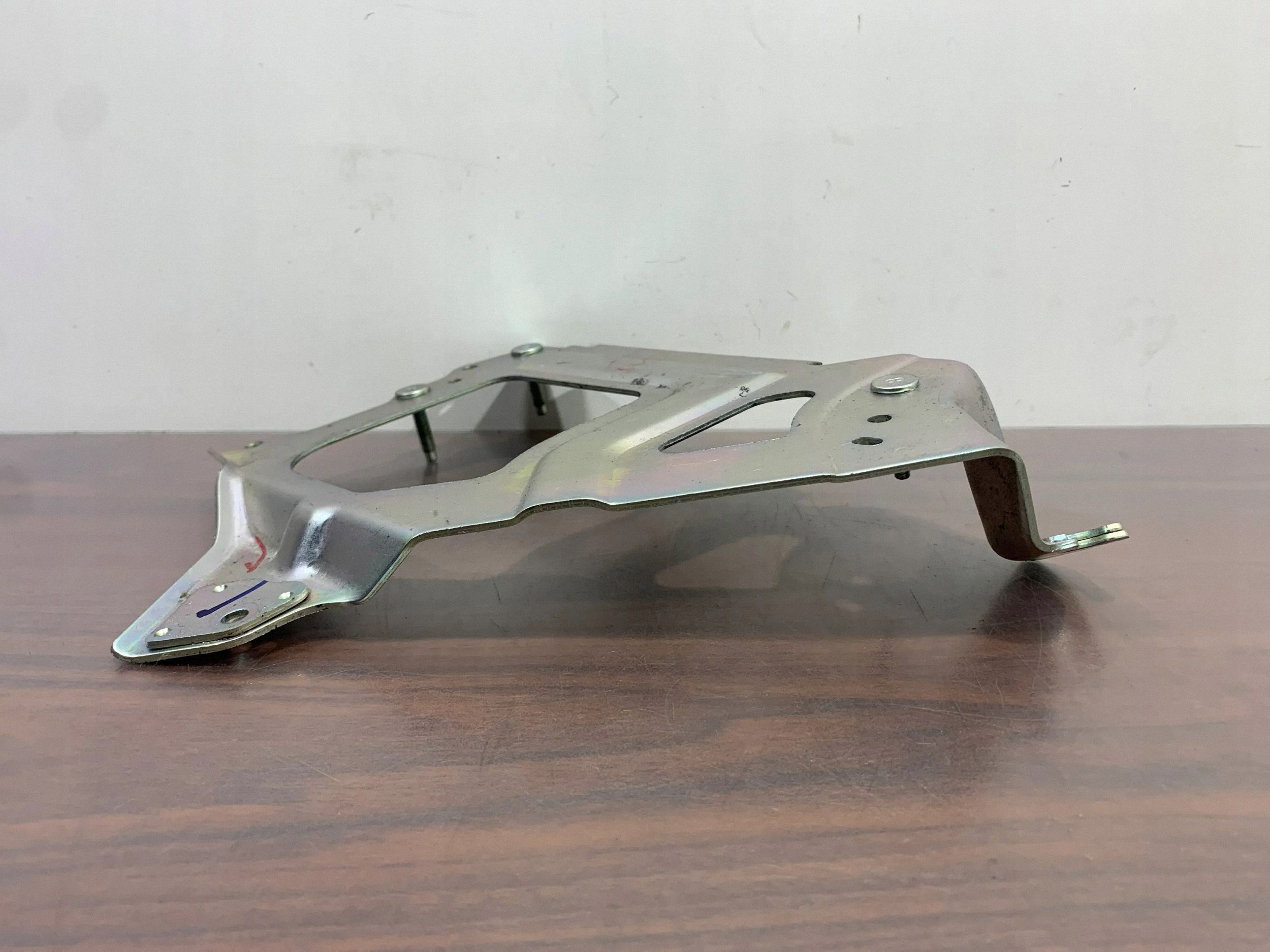 Soporte de computadora del motor Mitsubishi Outlander IV 2022 image 3