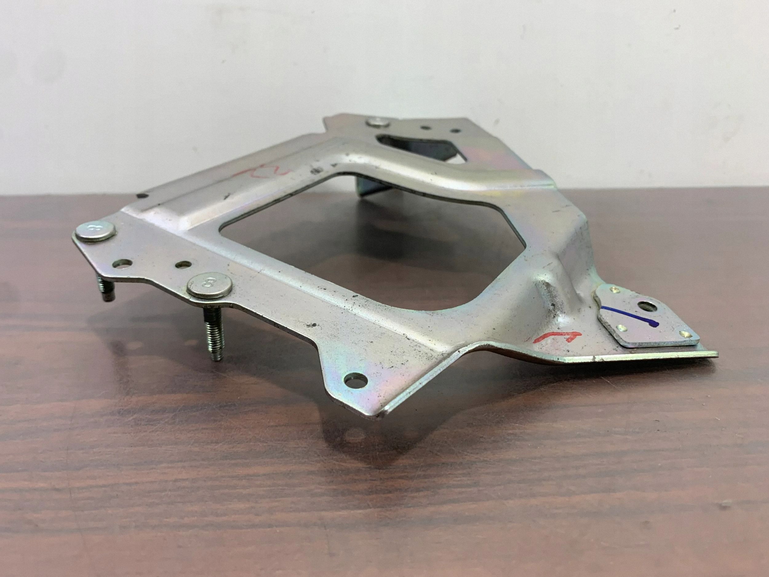 Soporte de computadora del motor Mitsubishi Outlander IV 2022 image 5