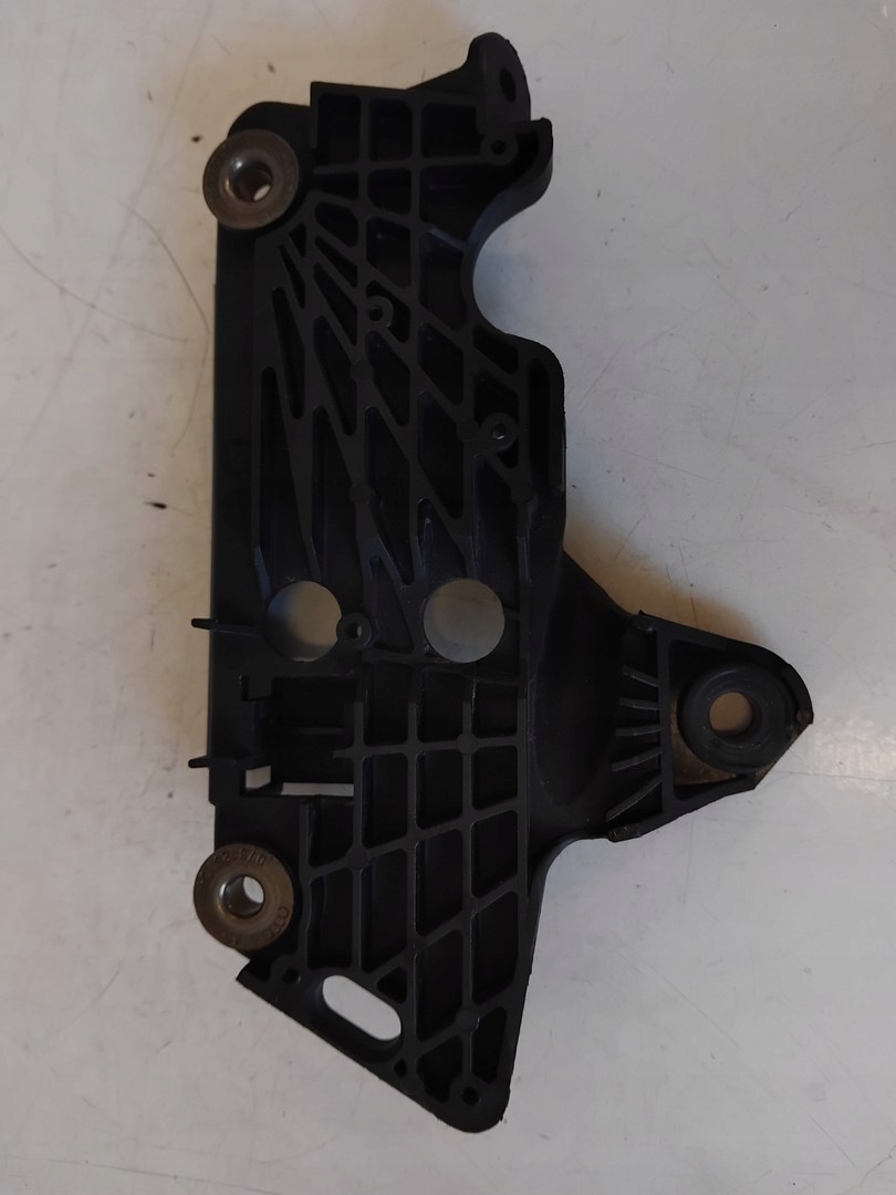 Support de fixation de soupapes A6 C5 2.4 V6 078133365B image 7