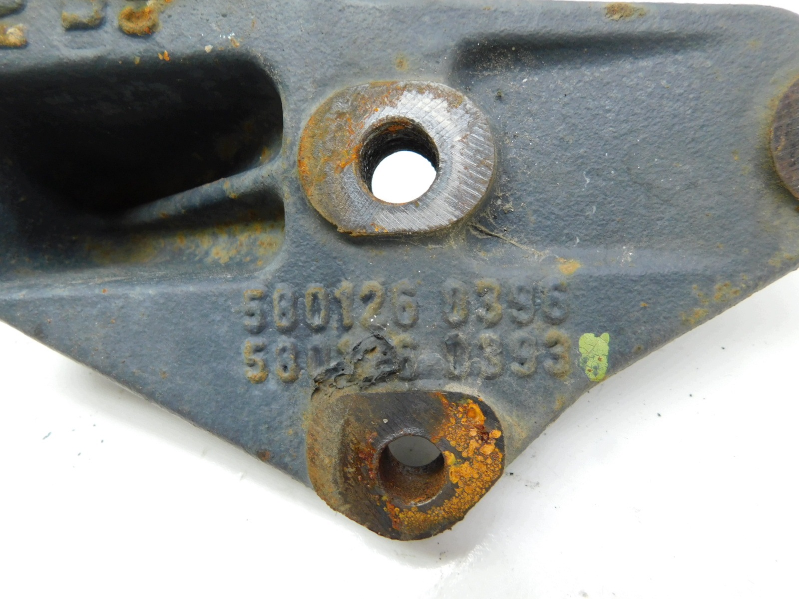 Fixation poignée cabine droite 5801260393 5801260396 - IVECO DAILY V 06-14 image 4