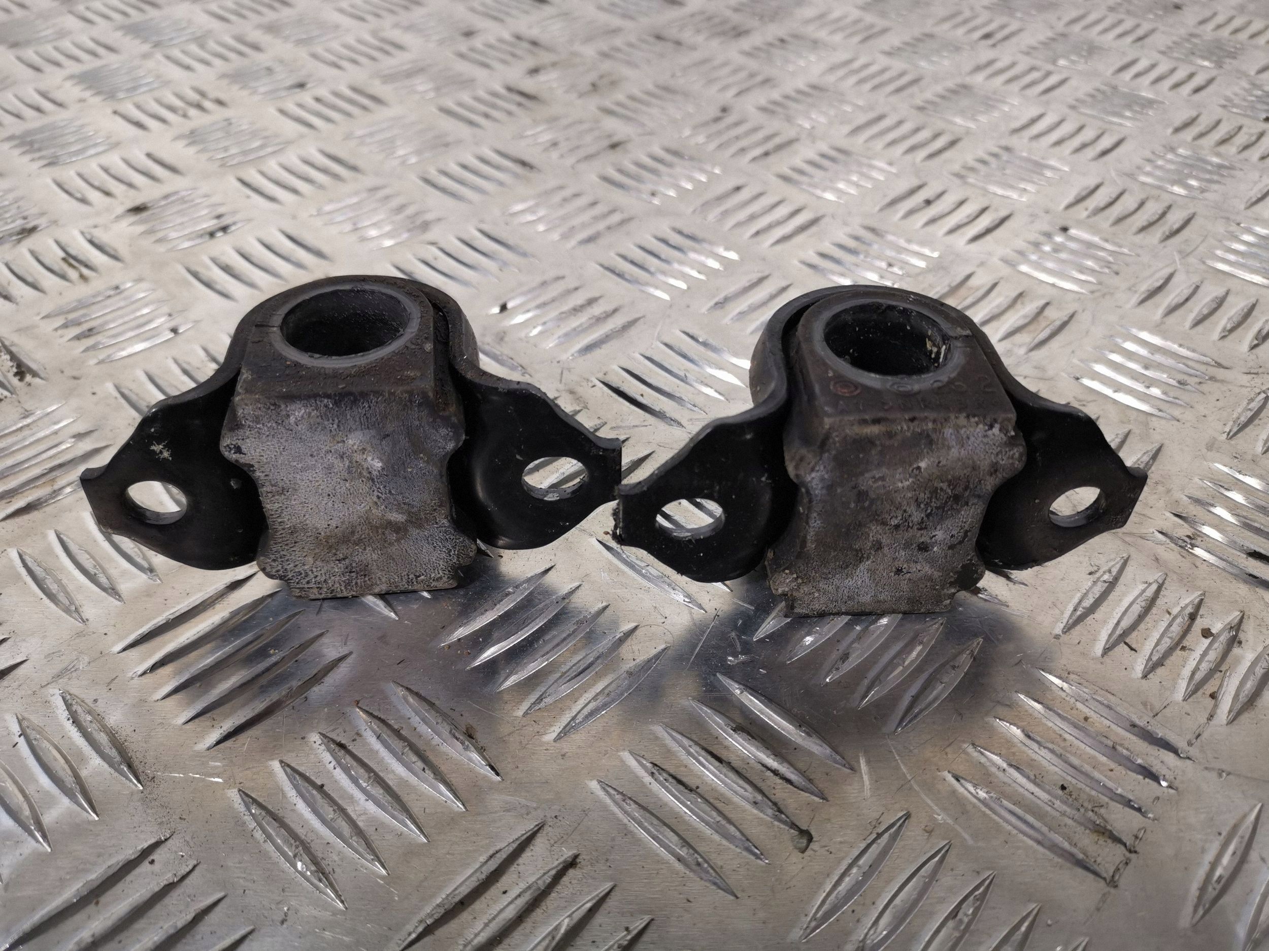 Toyota Prius XW50 Front Stabilizer Link FBZ4855 OEM Used