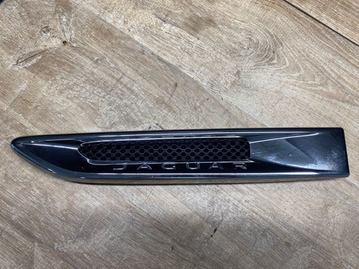 Etulokasuojan lista GX6M280B11A Jaguar XF X260
