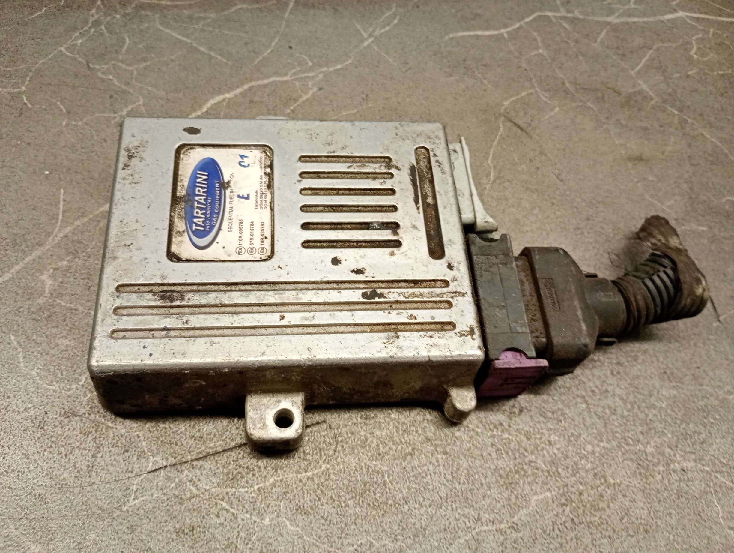 calculateur moteur FIAT TIPO II 1.4B 110r-005785 67r-015784 image 2