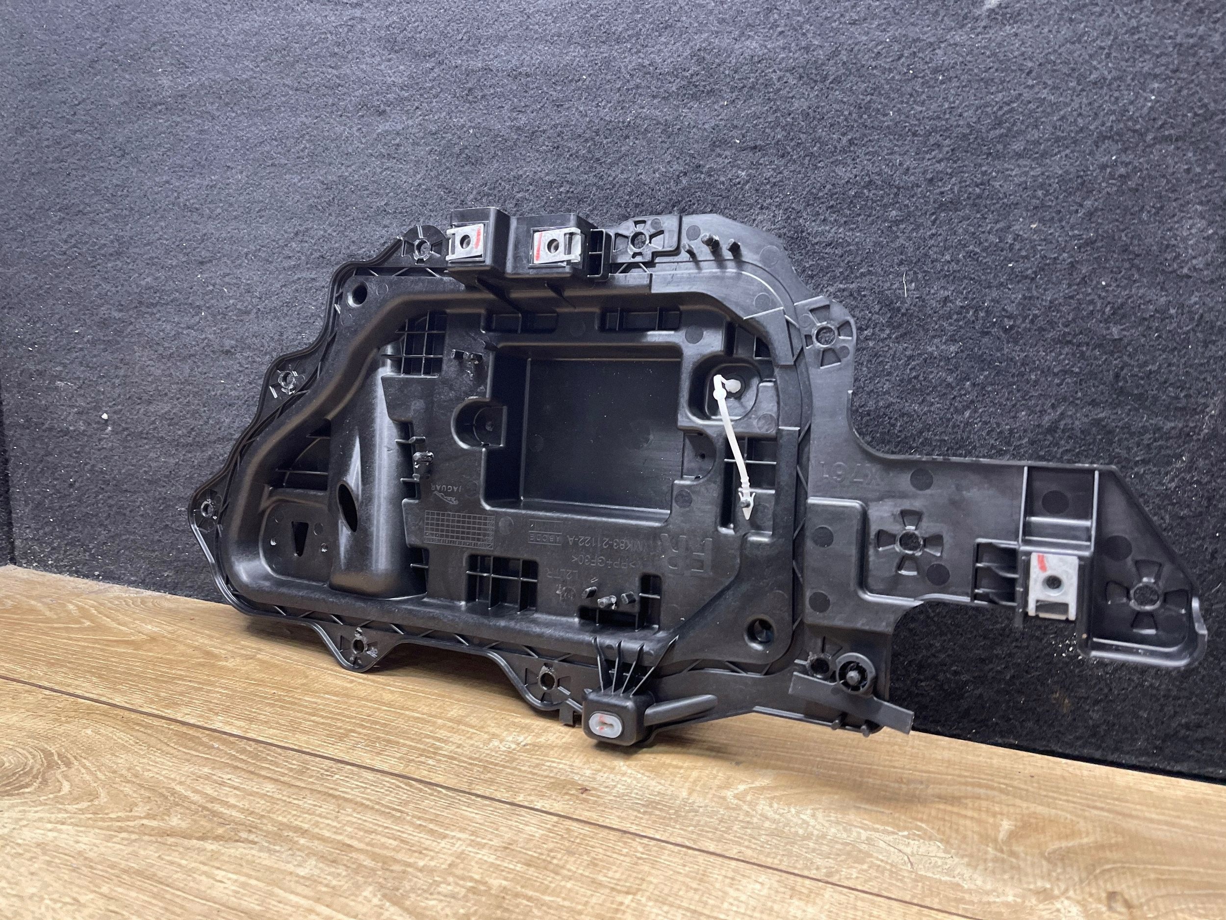 Jaguar F-PACE Oikea etuovi MK8321122A