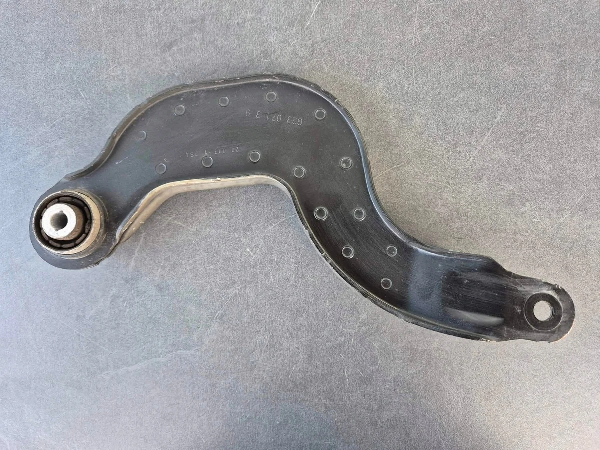 Mercedes A1773503900 Bärarm Bak