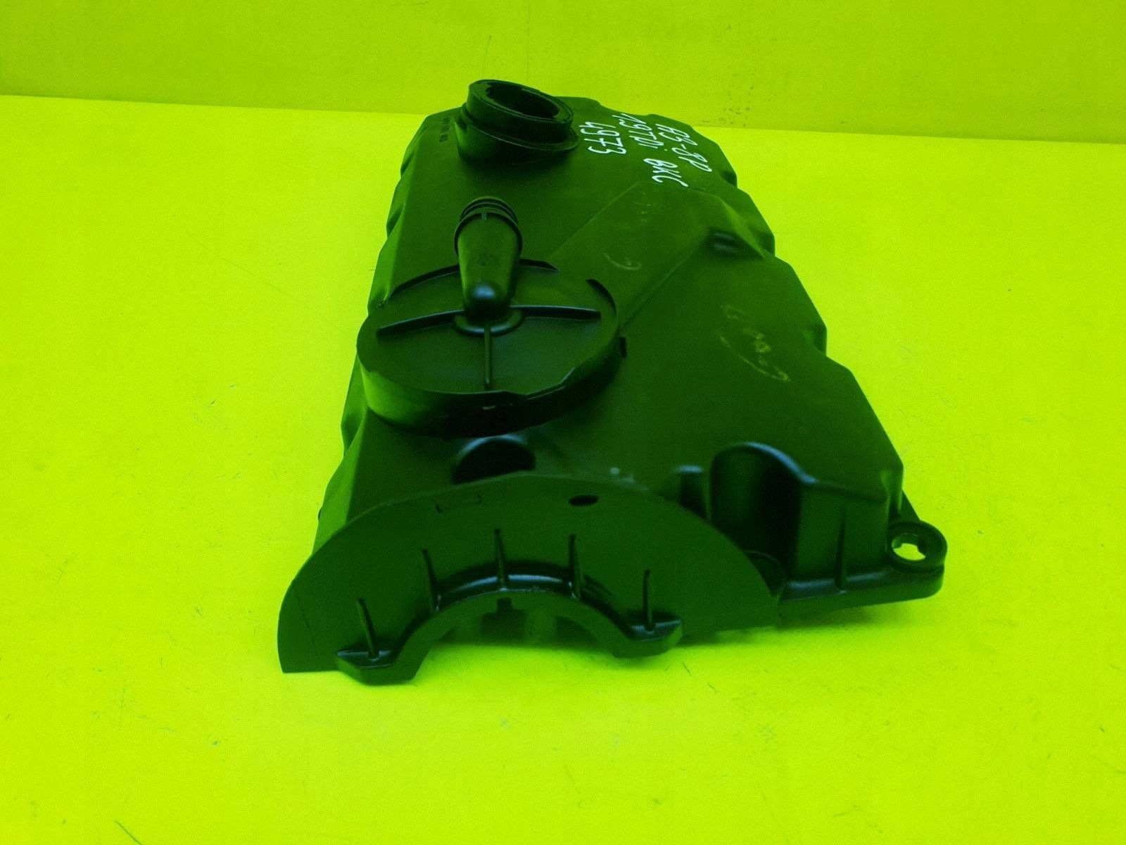Valve Cover A3 8P Golf 5 Passat B6 Caddy 1.9TDI BKC BXE 038103469AD