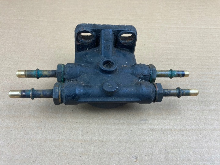 Fuel Filter Base Land Rover Discovery 2 II Defender TD5 99-04
