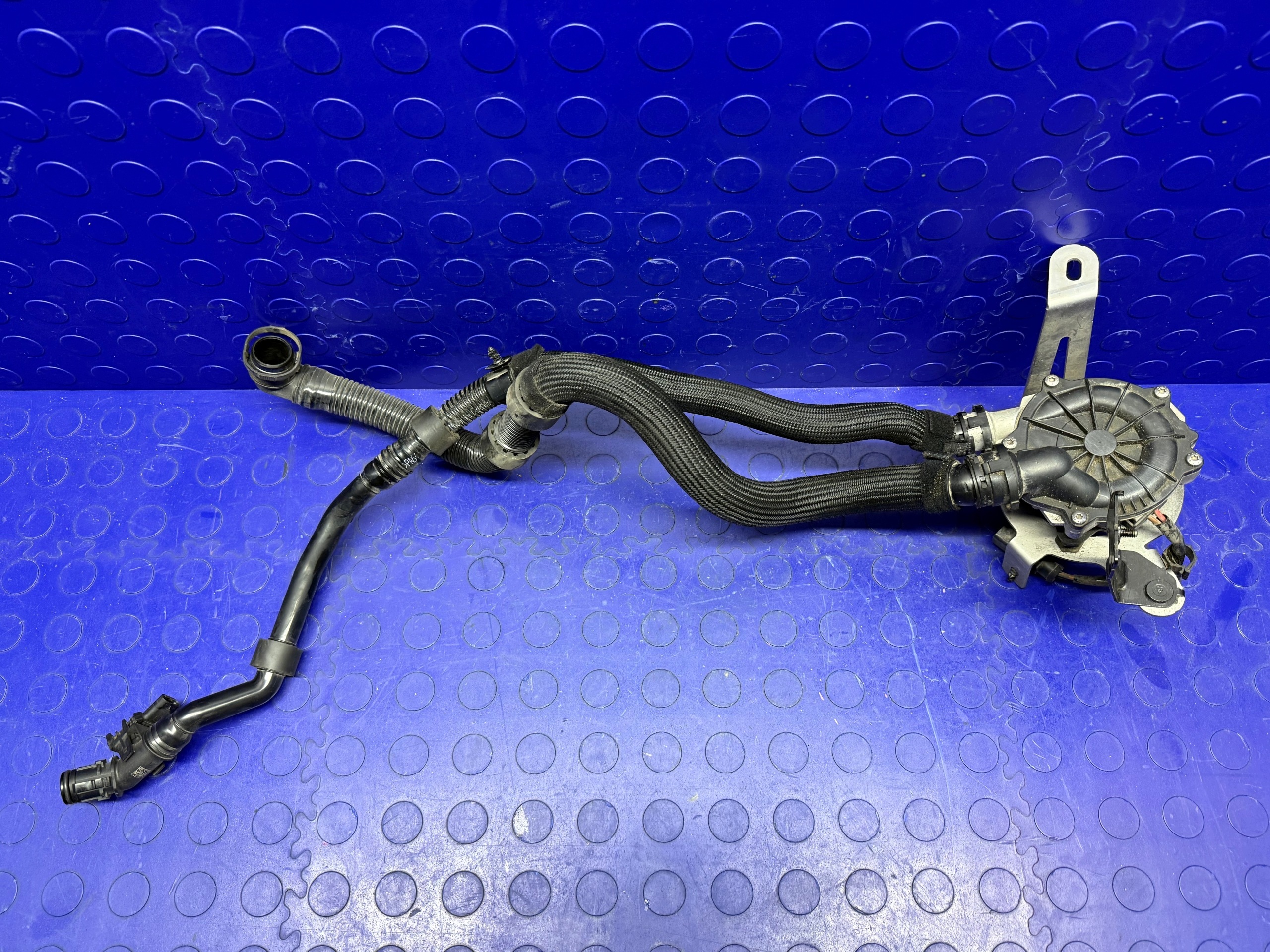 Ilmapumppu Audi A3 8Y Q3 83A VW Tiguan II