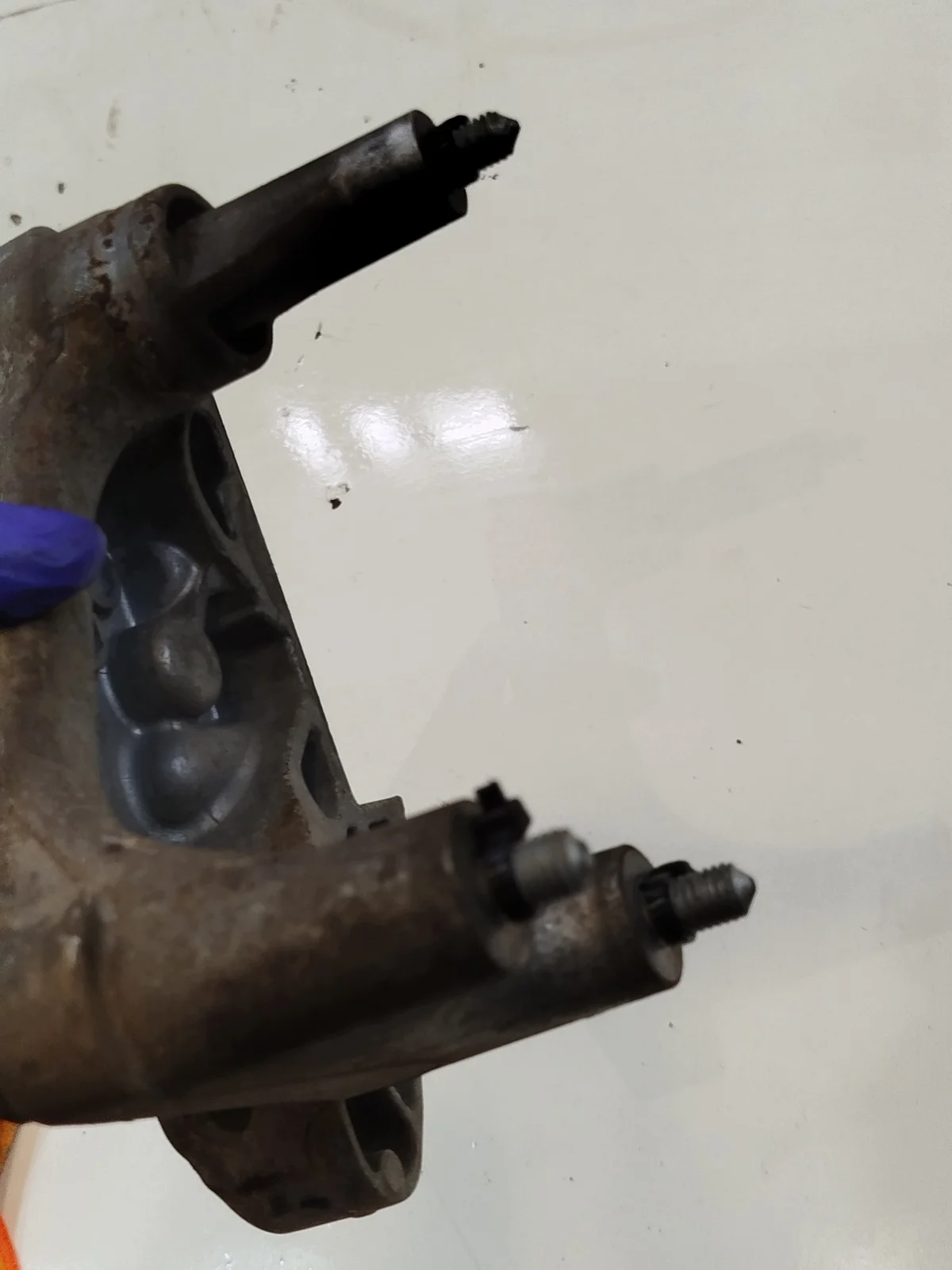 Engine Mount + Bolts VW Passat B8 2.0 TDI