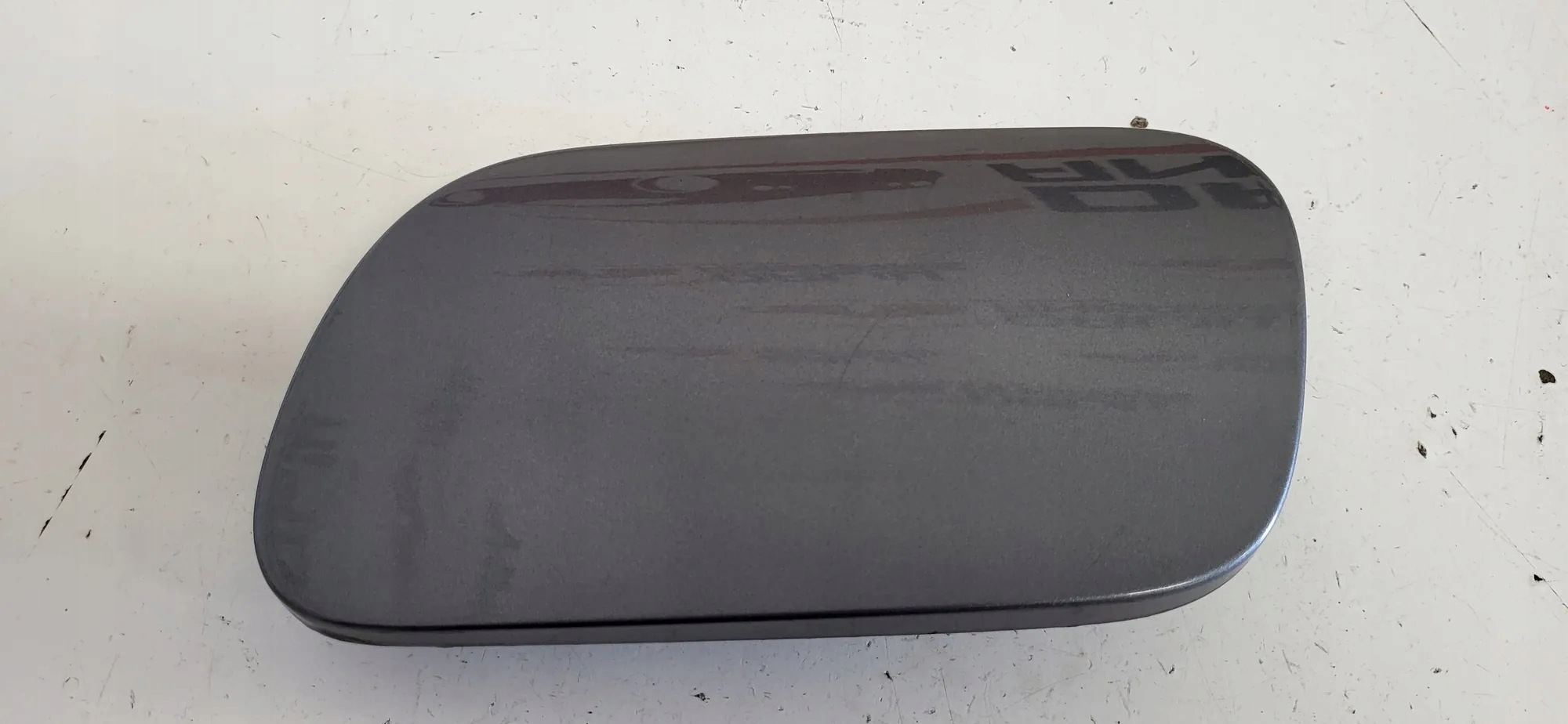 Polttoainesäiliön luukku VW Touareg 7L6 7L7 7L6809905B