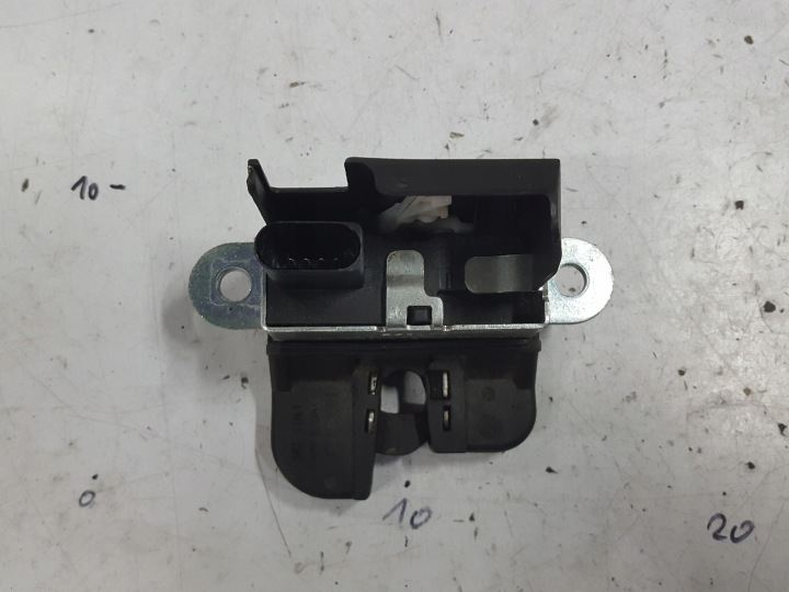 Takaluukun lukko VW Touran 1T0827505H