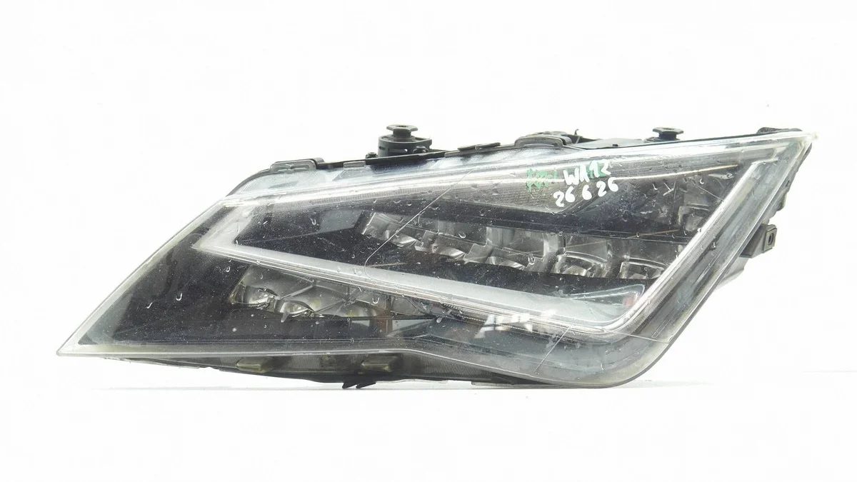 Farol Esquerdo SEAT LEON 3 5F WAH44491
