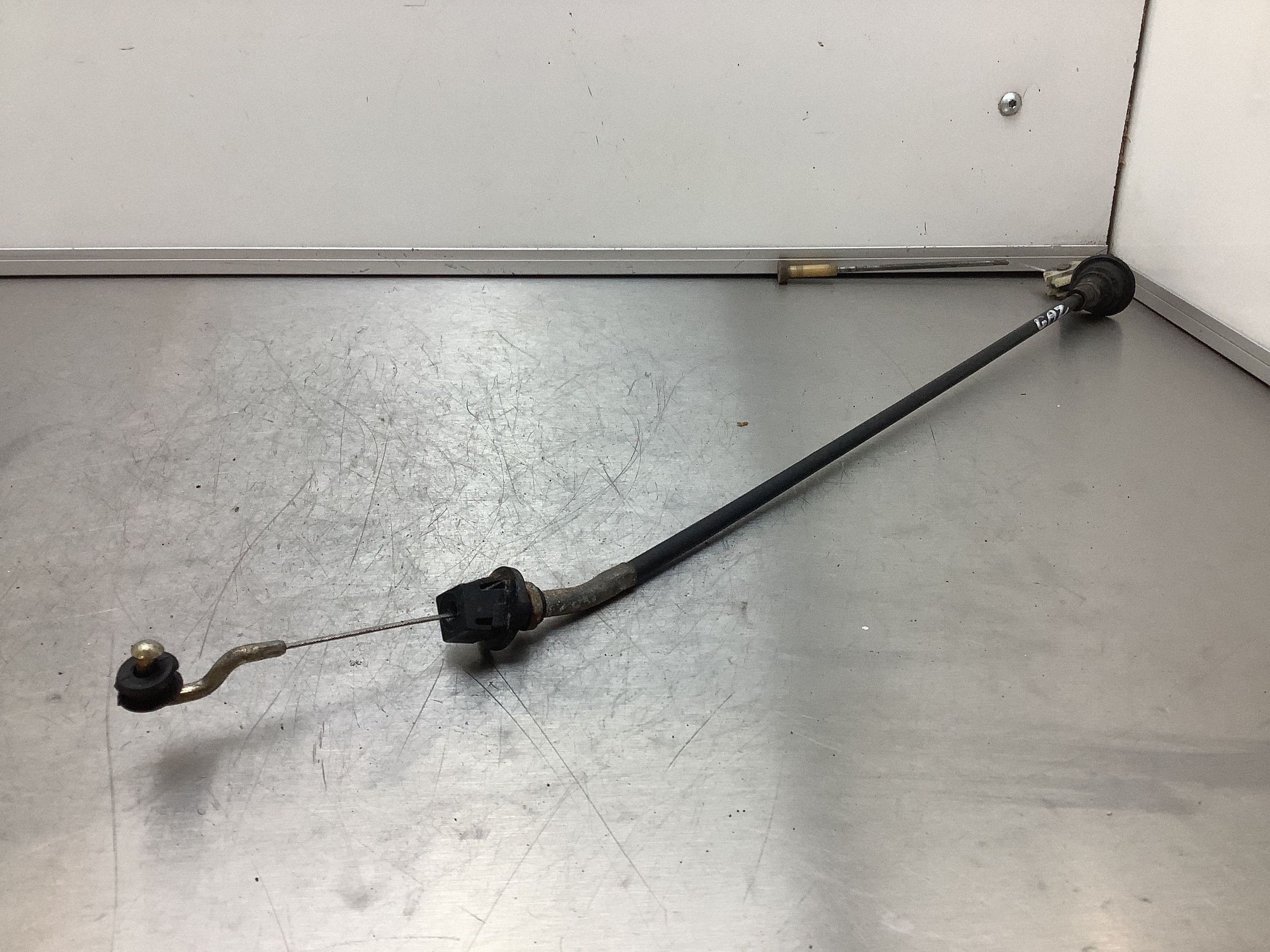 Câble d'accélérateur BMW 3 E30 OEM MBL29864 image 2
