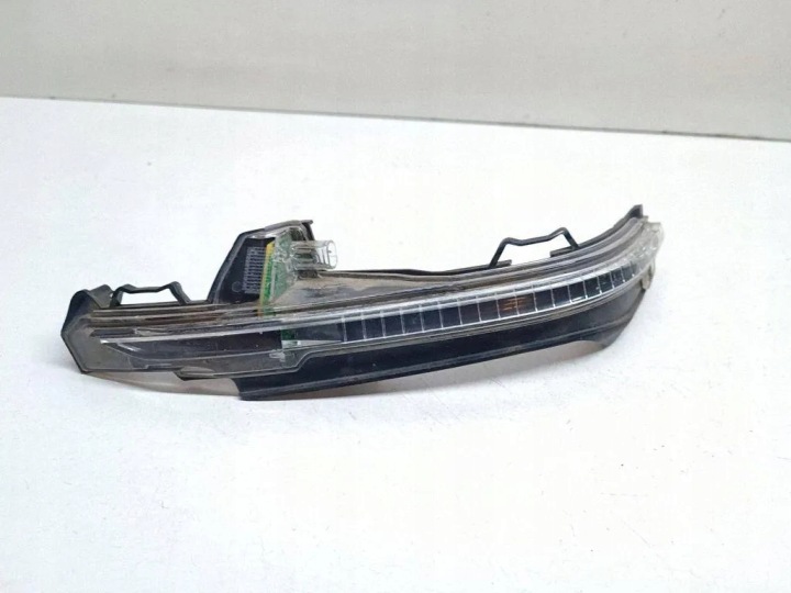 Audi peilien suuntavilkku OE 4M0949101