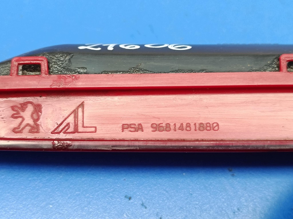 PEUGEOT 308 T7 SW LIGHT ADDITIONAL THIRD STEP 9681481880 image 4