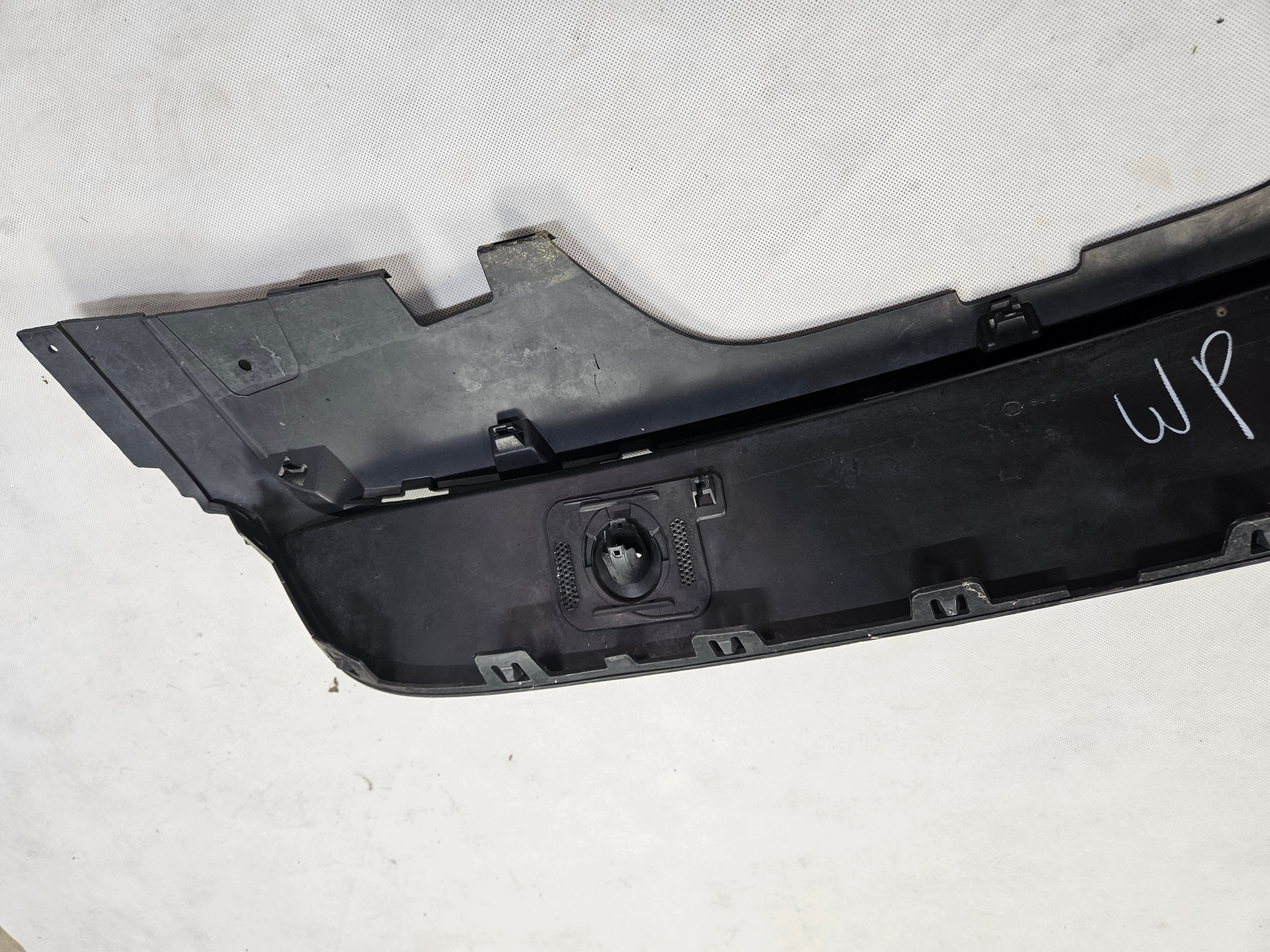 Takaspoilerin diffuusori BMW X5 E70 facelift 51127227766 image 8