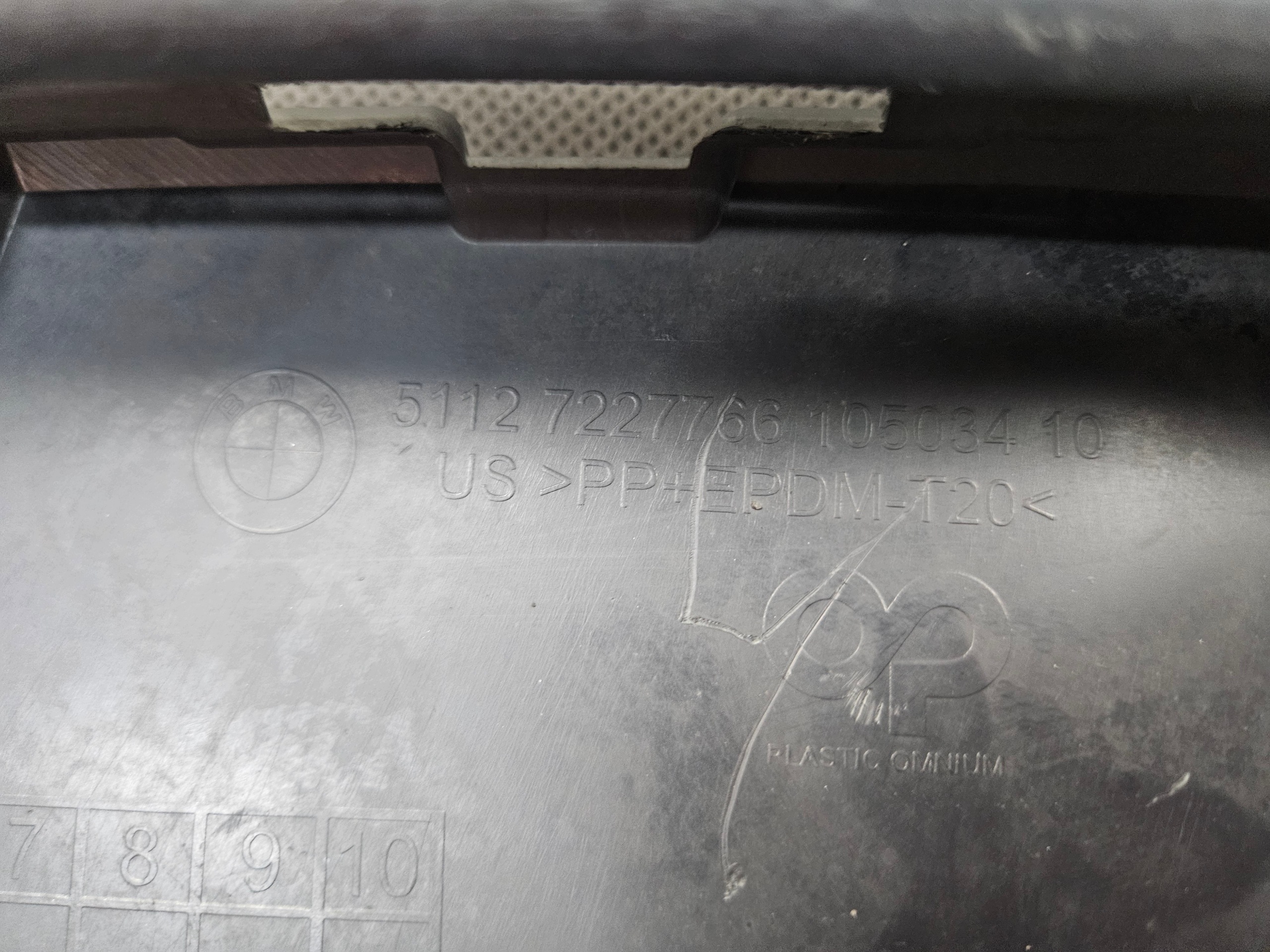 Takaspoilerin diffuusori BMW X5 E70 facelift 51127227766 image 10
