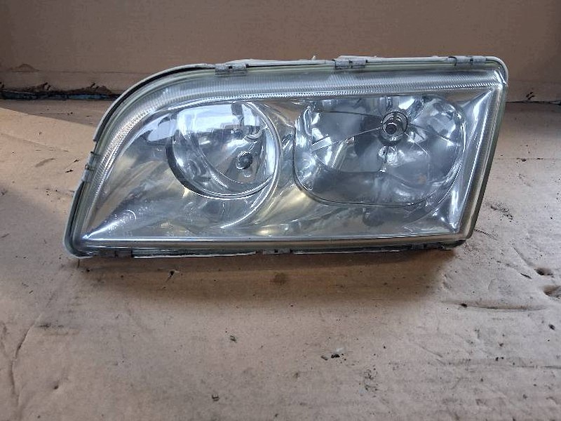 Left front lamp Volvo V40 image 2