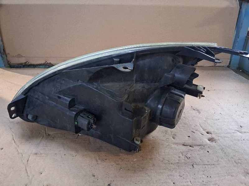 FORD FIESTA MK6 VI front lamp