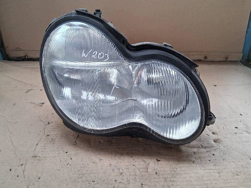 Mercedes front right lamp in 203