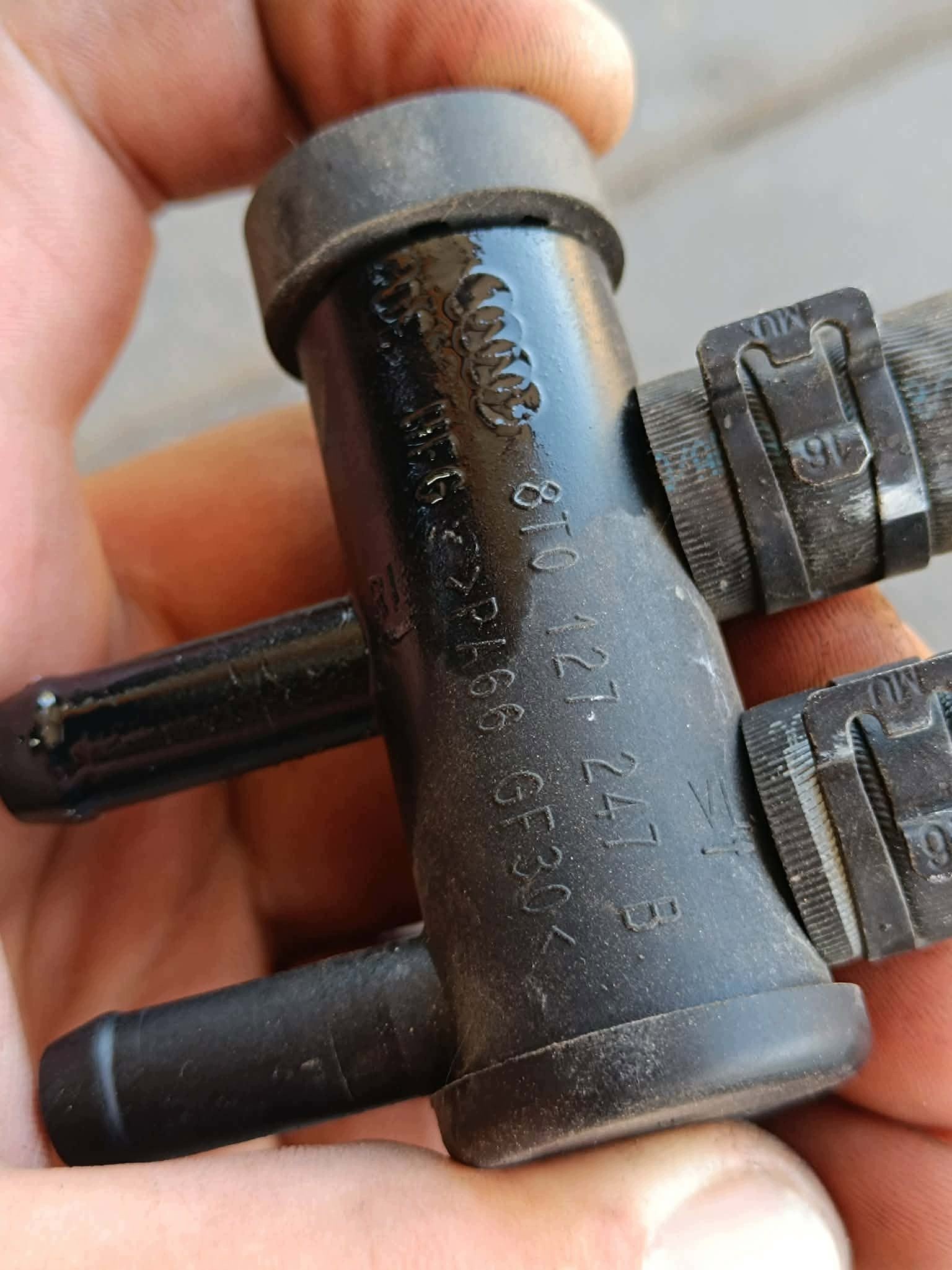 Fuel Valve Distributor Audi A4 B8 2.0TDI CAGA 8T0127247B