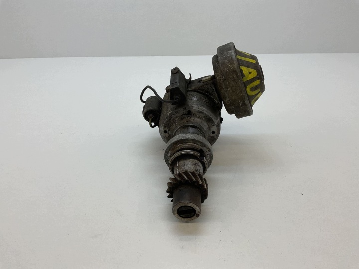 Sytytyksenjakaja VW Golf I Audi 80 0231176070 Bosch
