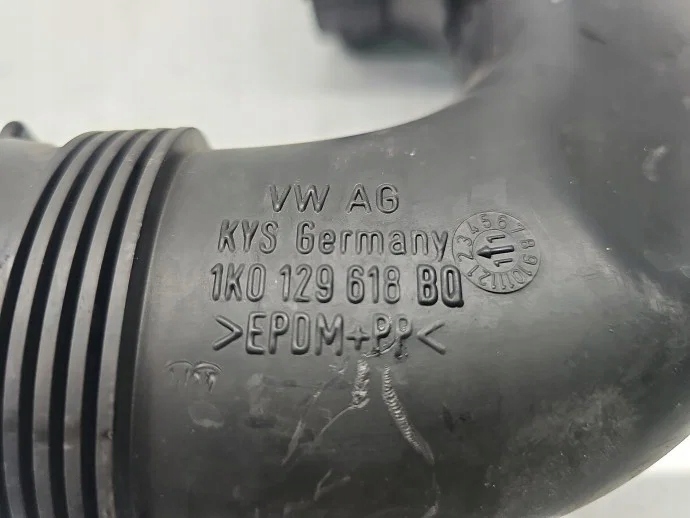 Ansaugrohr Seat Leon 1P1 1.6 TDI OEM 1K0129618BQ image 4