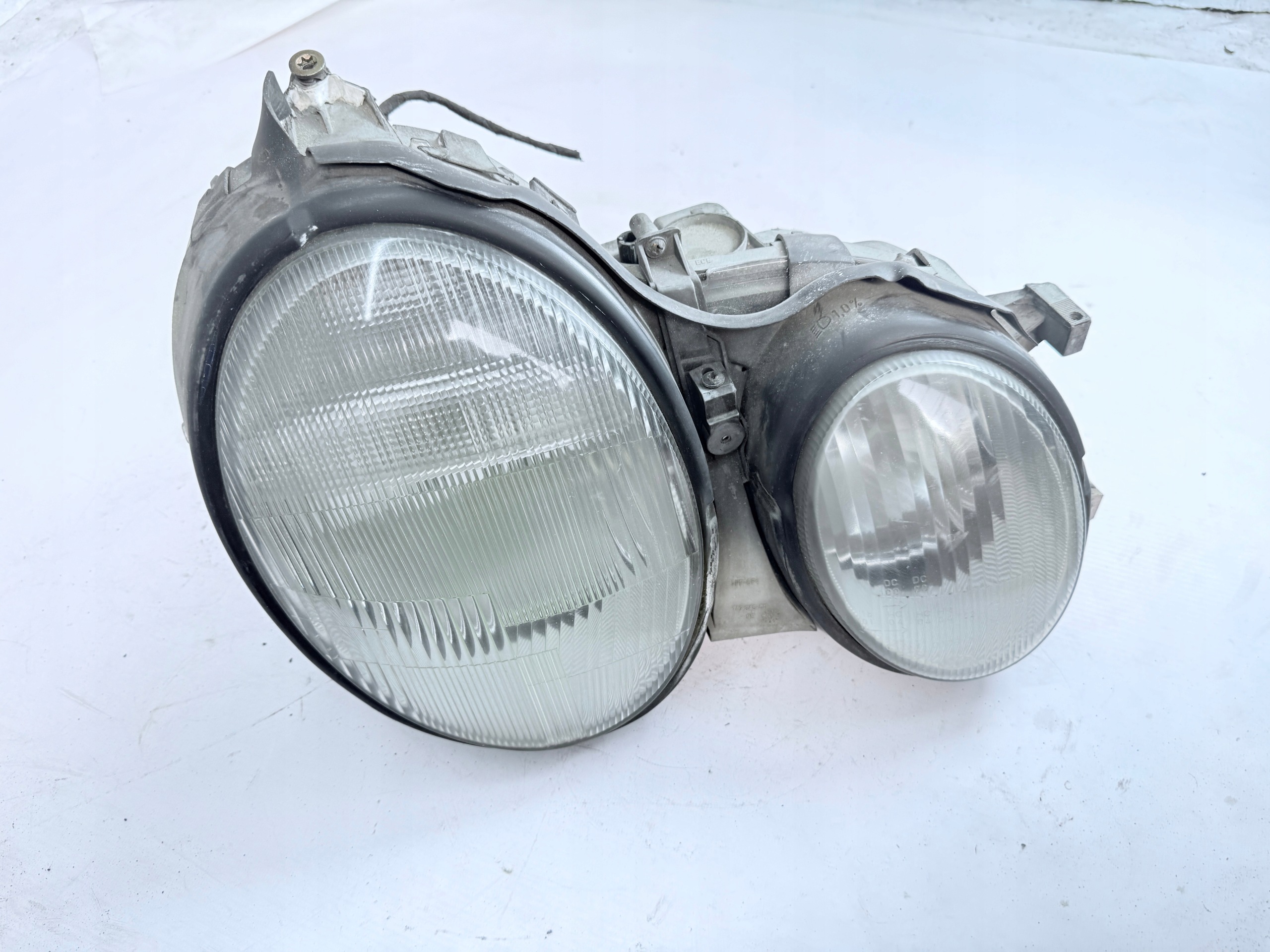 Faros Delanteros Derecho Mercedes W210 image 2