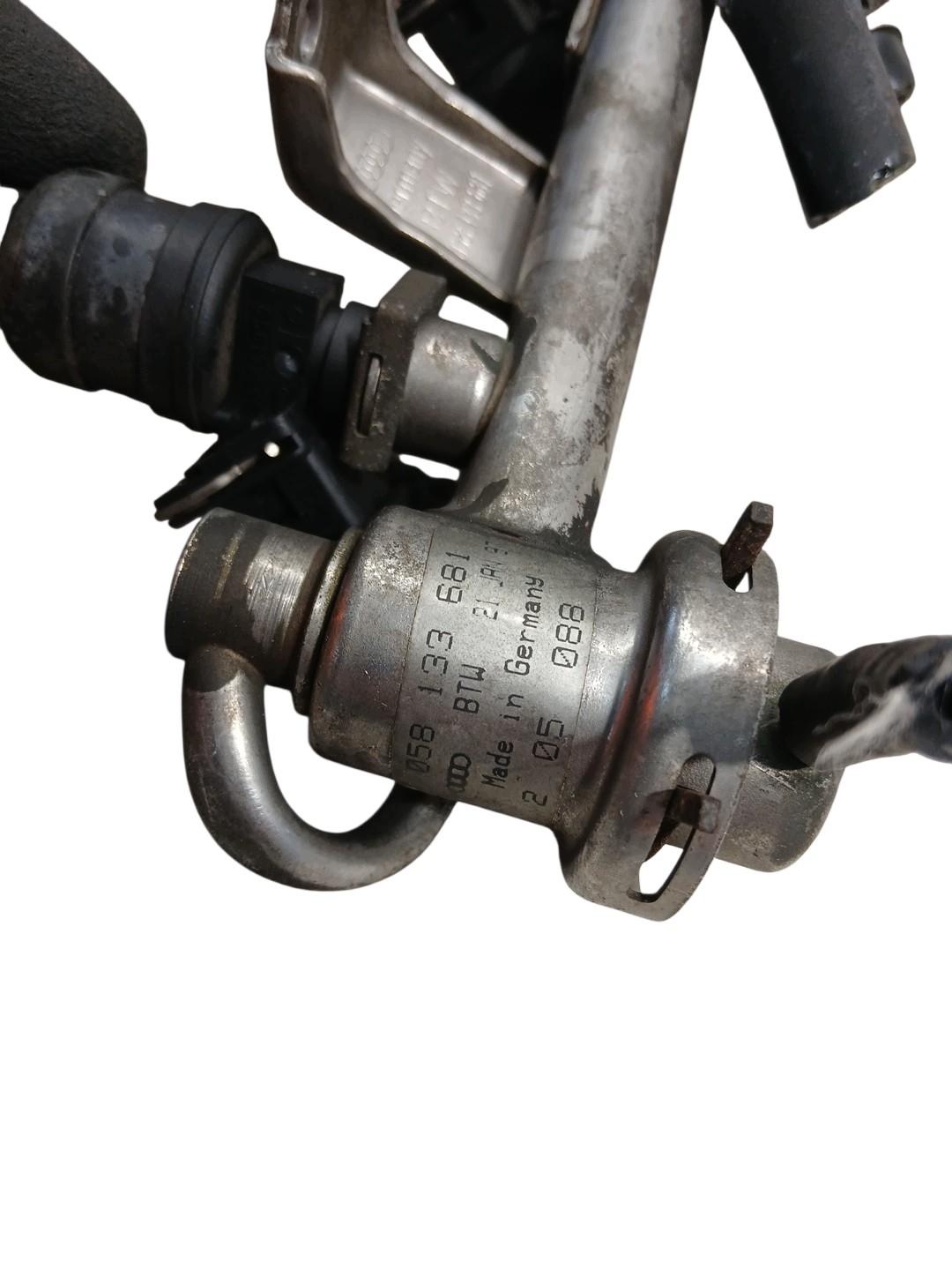 Einspritzleiste Einspritzdüsen Audi A4 B5 1.8 T 058133681 A4 B5 1.8 T image 4