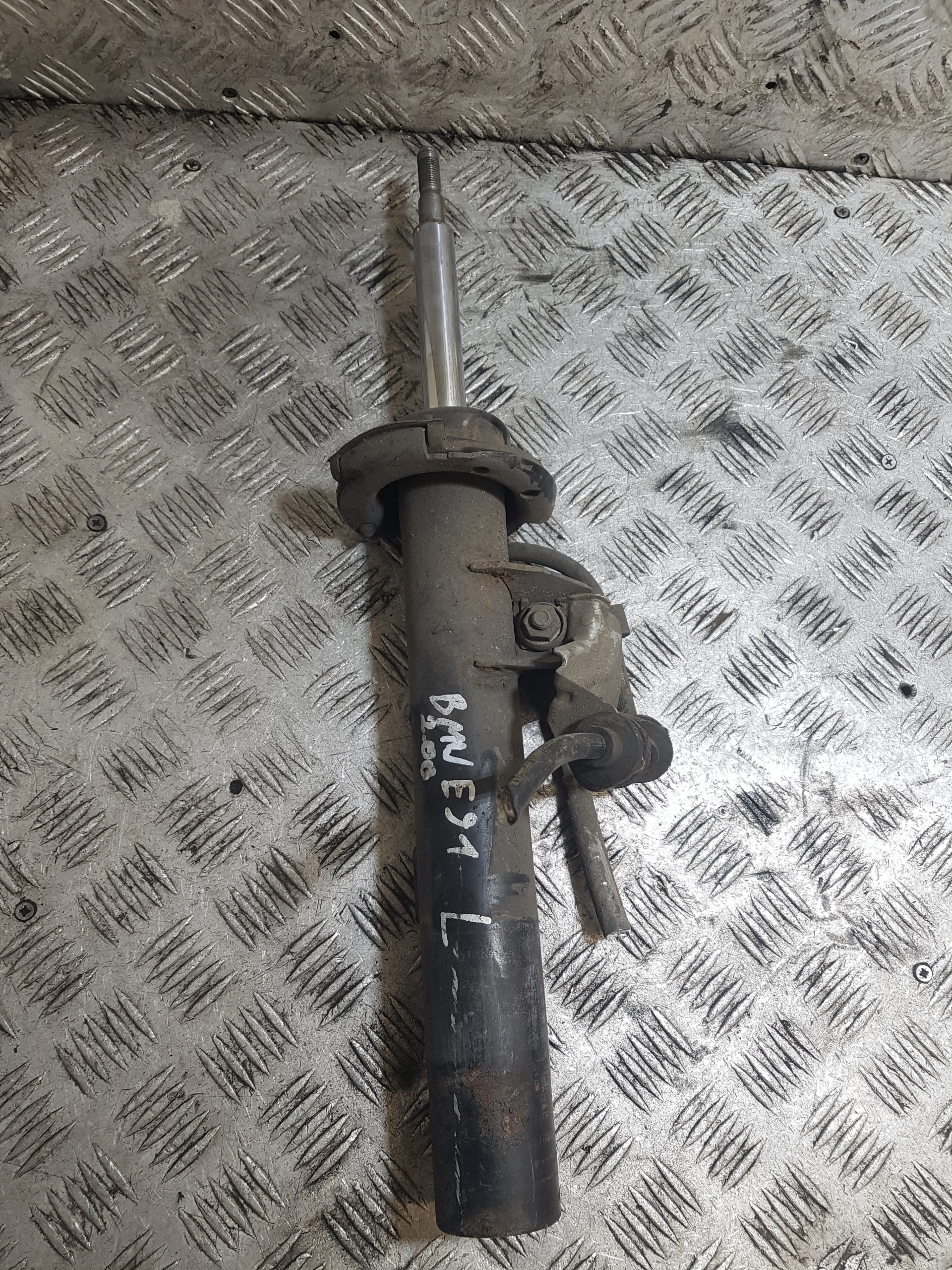 BMW E91 etuiskunvaimennin 31316772917