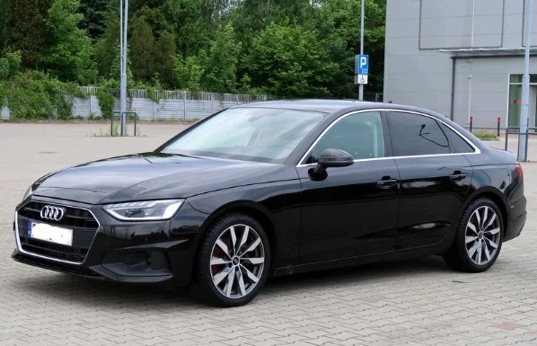 Audi A4 B9 Sedan Oikea Takalokero