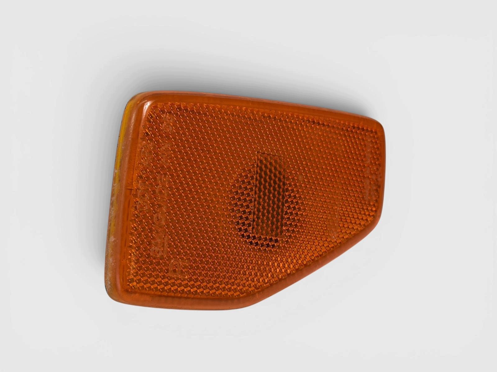 Hummer H3 06-10 Side Marker Light Right Used image 3
