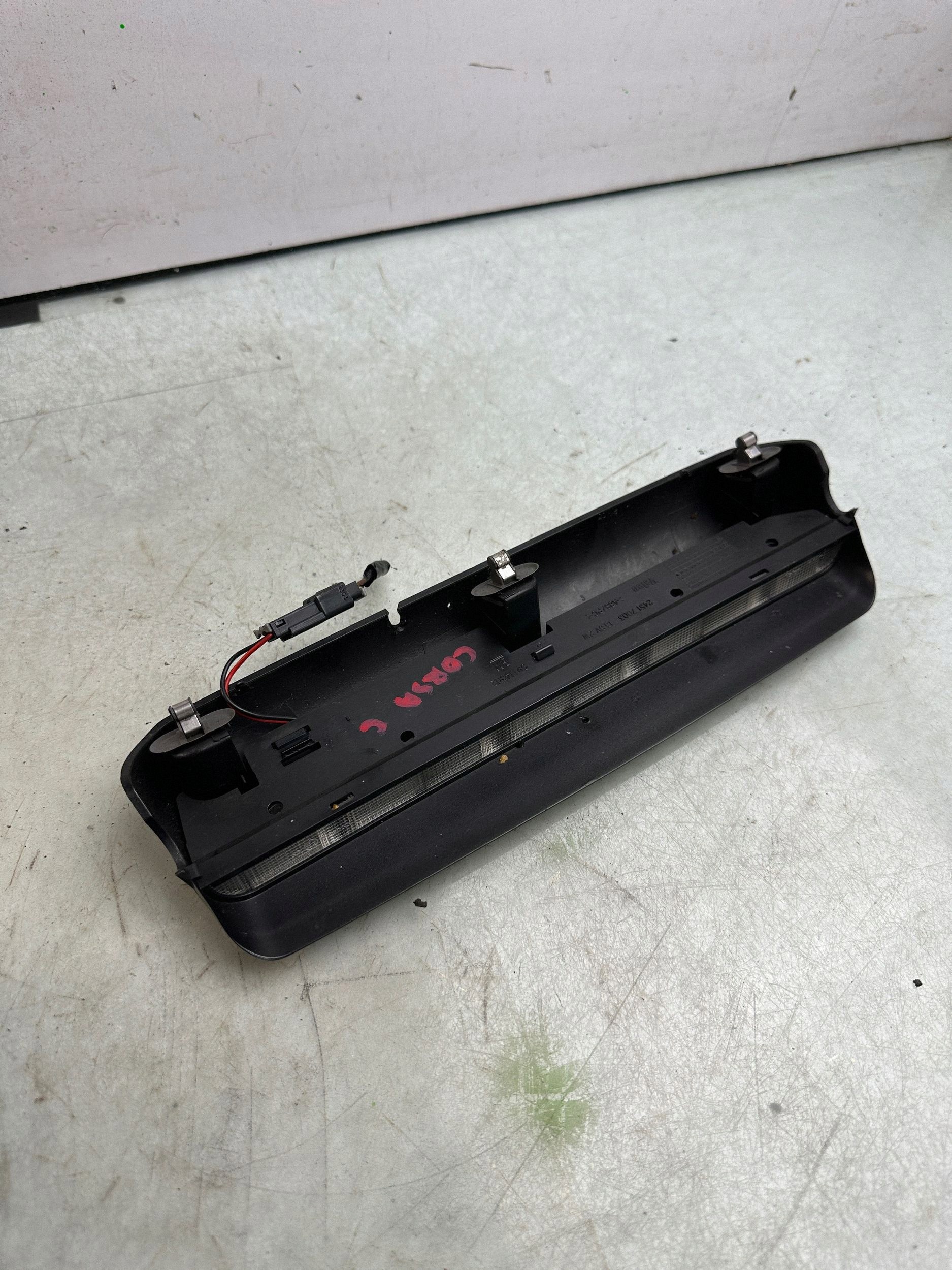 Feu stop Opel Corsa C 1.2 16V 09114502 image 2