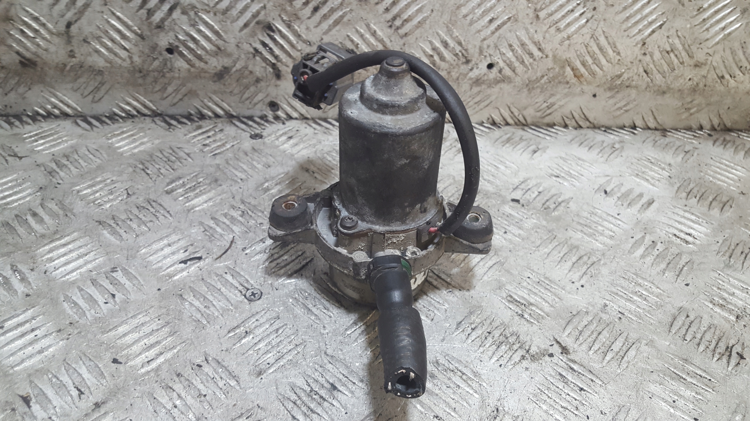 Vakuumipumppu Volvo XC90 00898904