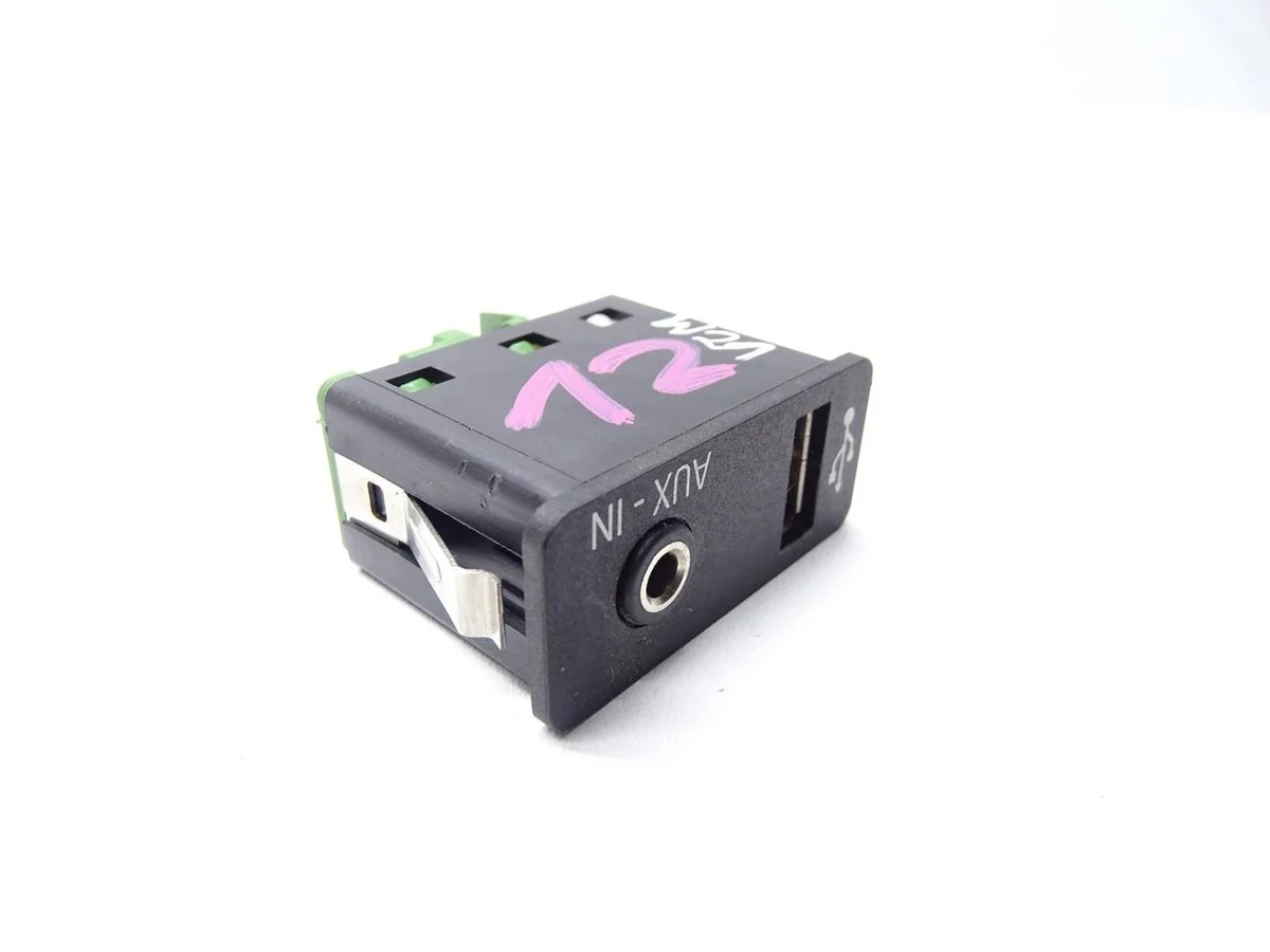 USB AUX Buchse 9241331 BMW X1 E84 LCI image 3