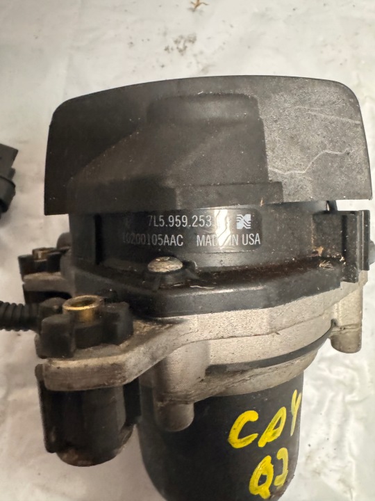 AUDI A6 C6 A8 D3 ILMAPUMPPU 07L959253B 07L959231C TOBI311