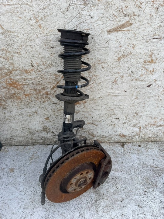 Superb III Lift McPherson Strut Right Front Active Damper