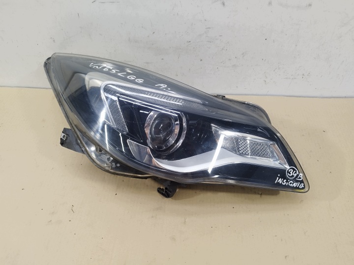 Etulamppu oikea Opel Insignia A Lift 2013-2017 13409909 UK