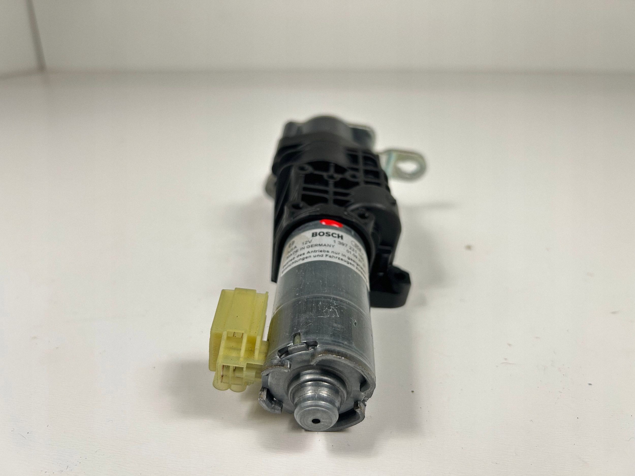 2022 Audi A4 S4 B9 8W Actuador eléctrico de tapa 8W9827851D image 3