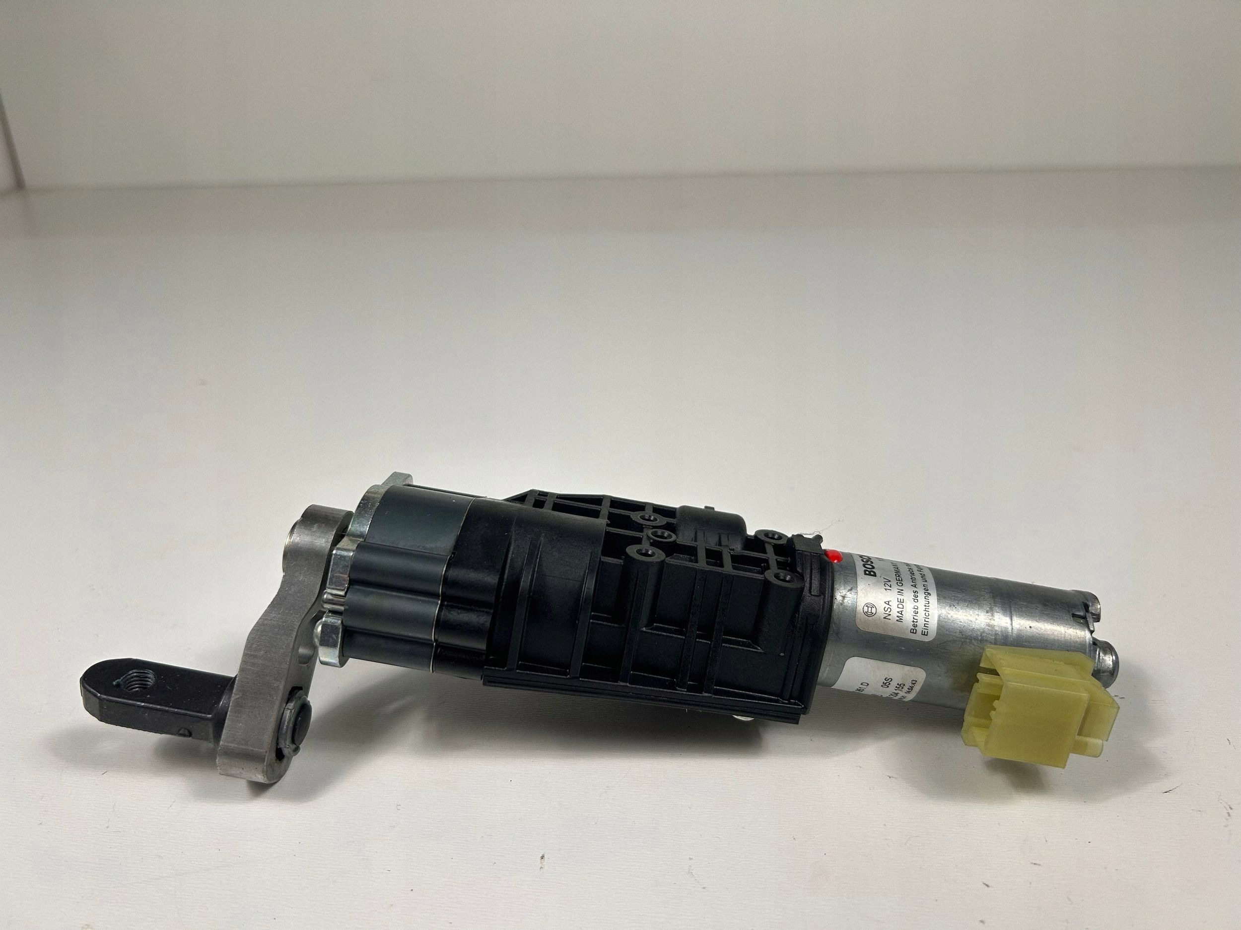 2022 Audi A4 S4 B9 8W Actuador eléctrico de tapa 8W9827851D image 7