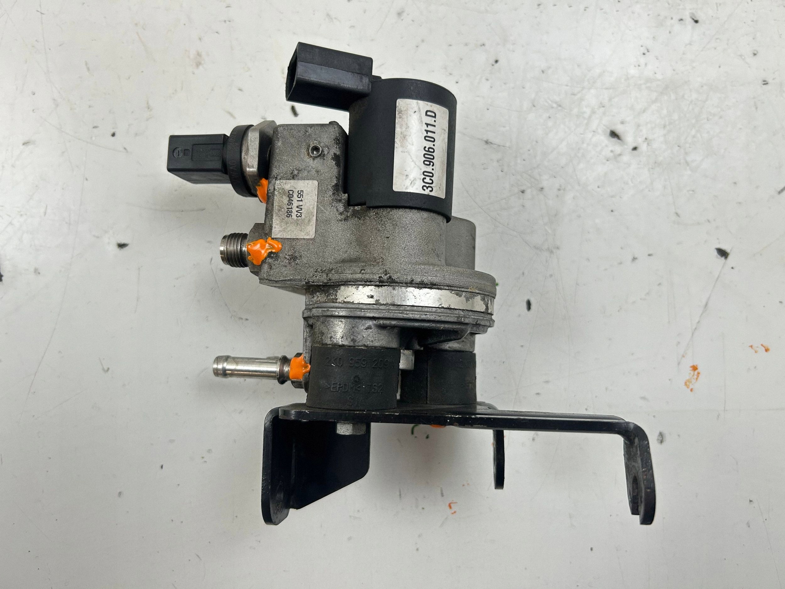Redutor LPG VW Passat B6 3C0906011D Usado image 2
