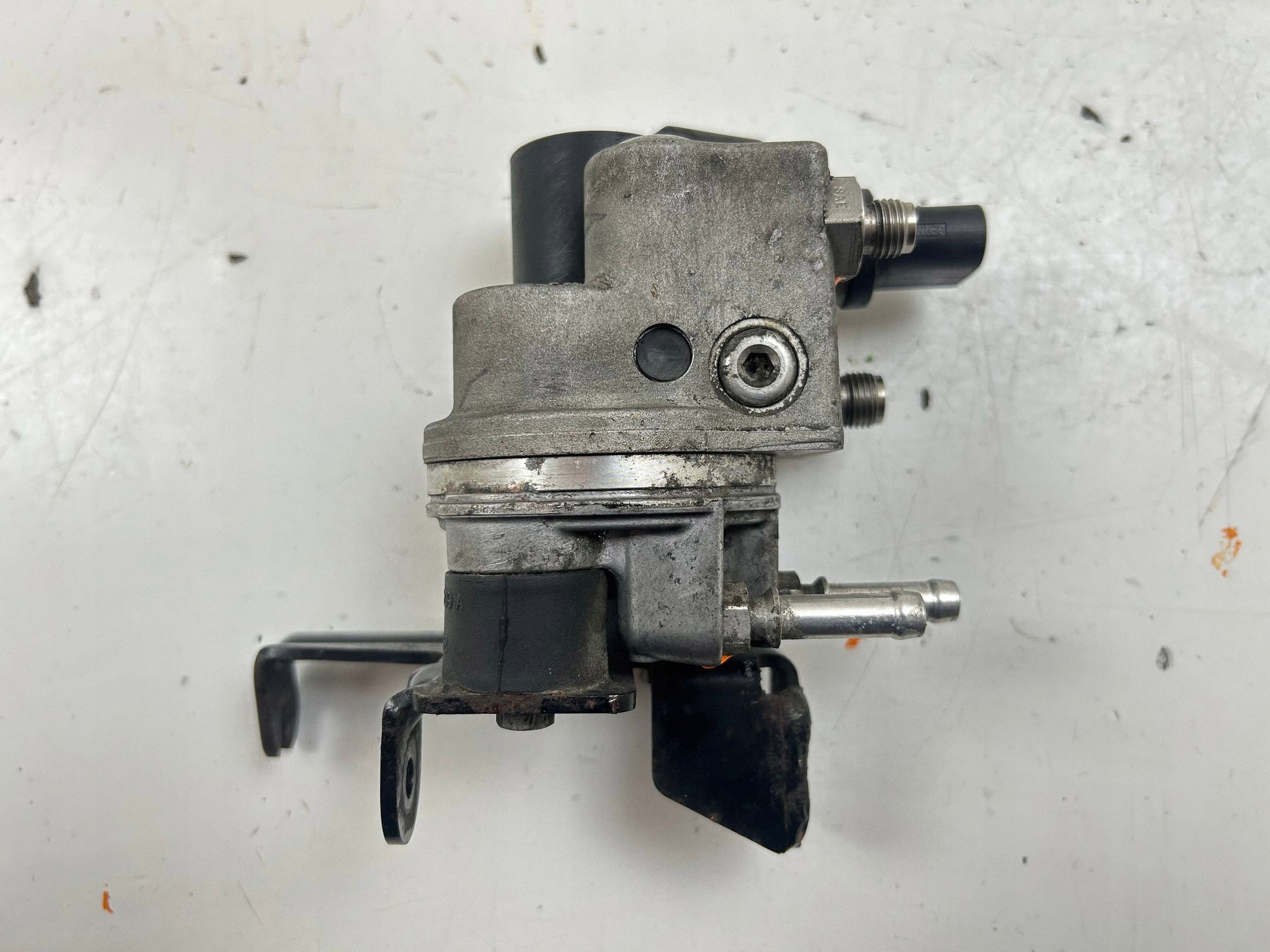 Redutor LPG VW Passat B6 3C0906011D Usado image 4