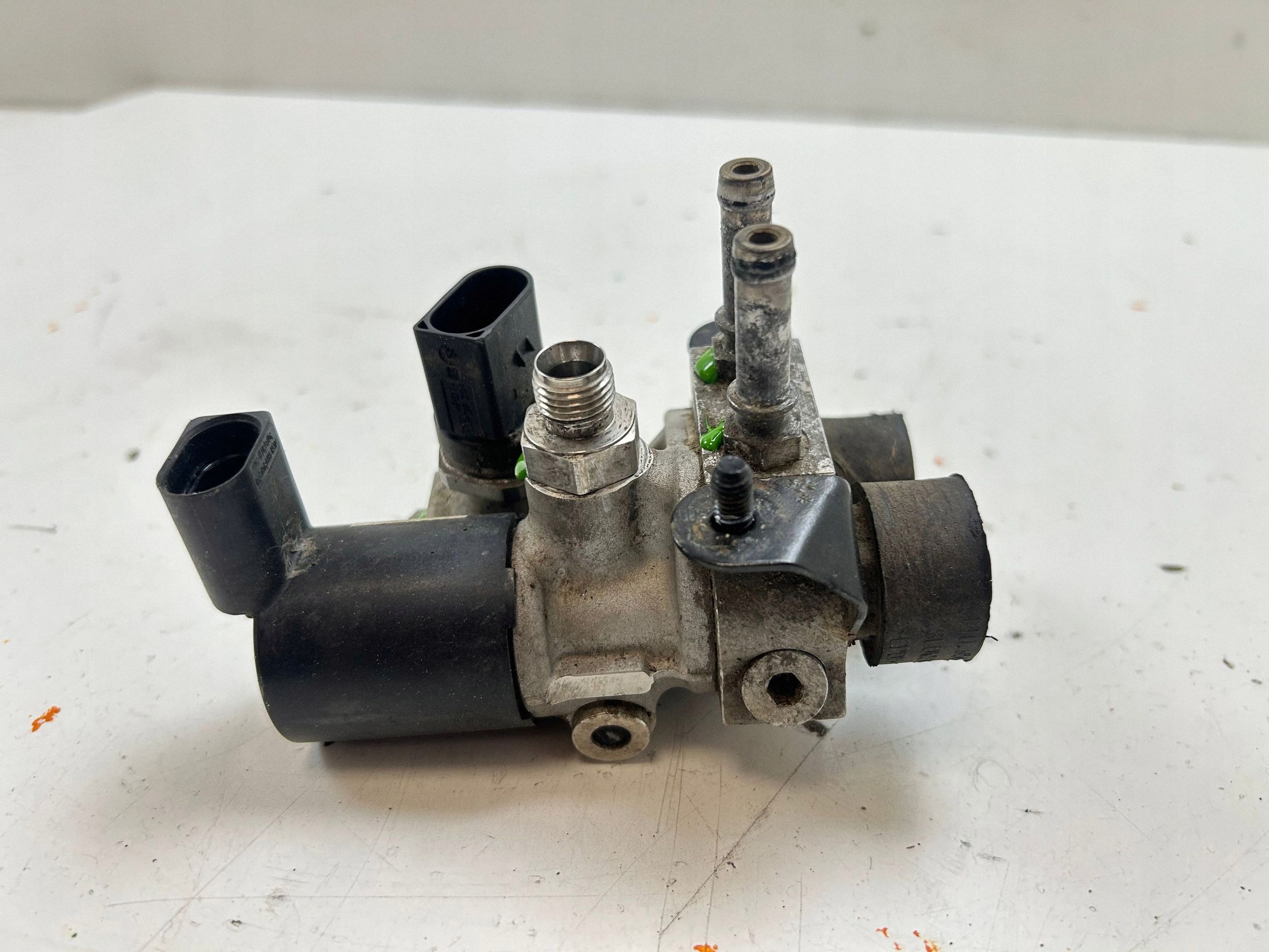 Régulateur de pression VW Skoda Seat Audi 1S0906035B image 4